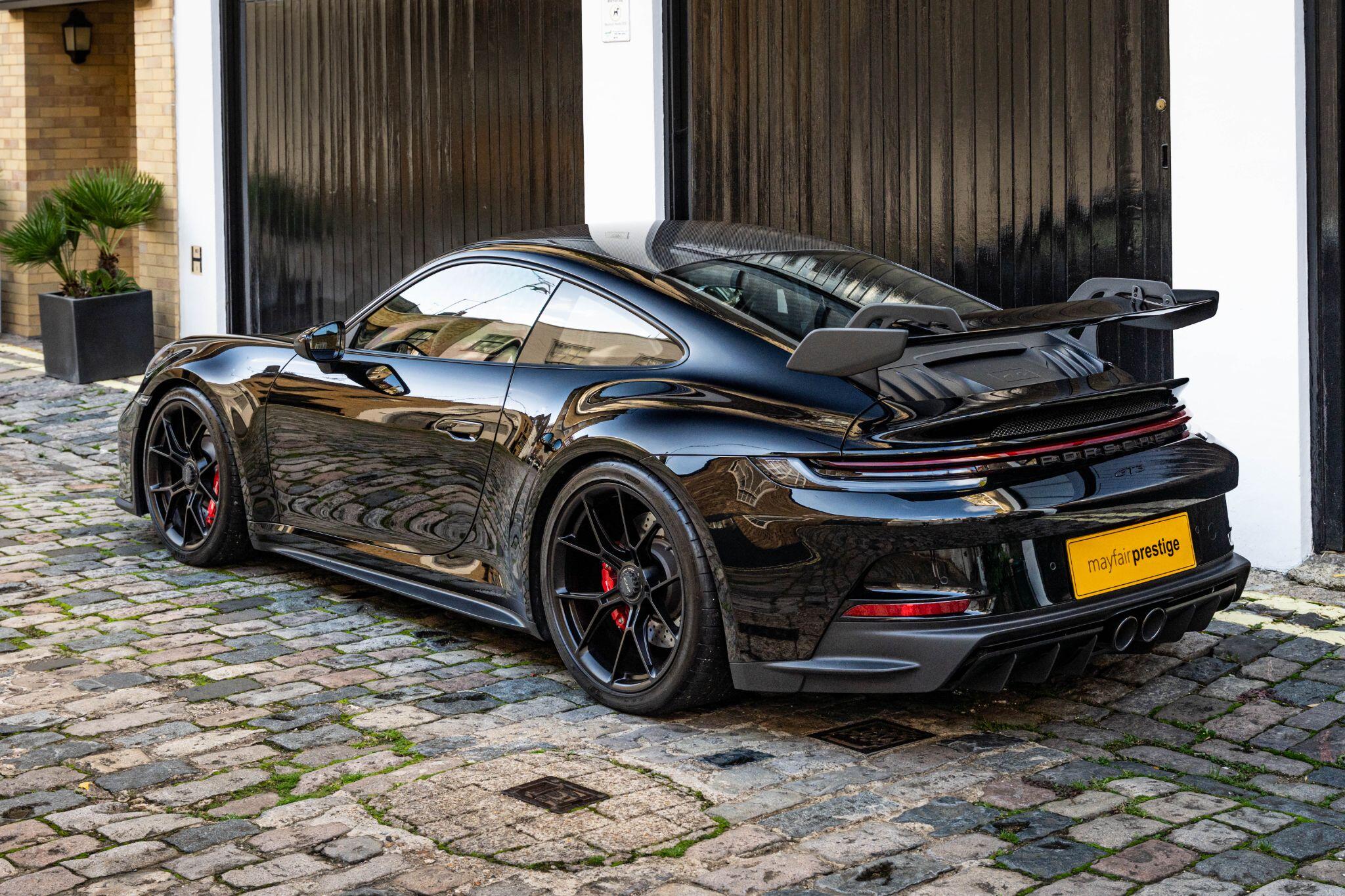 Porsche 911 view 6
