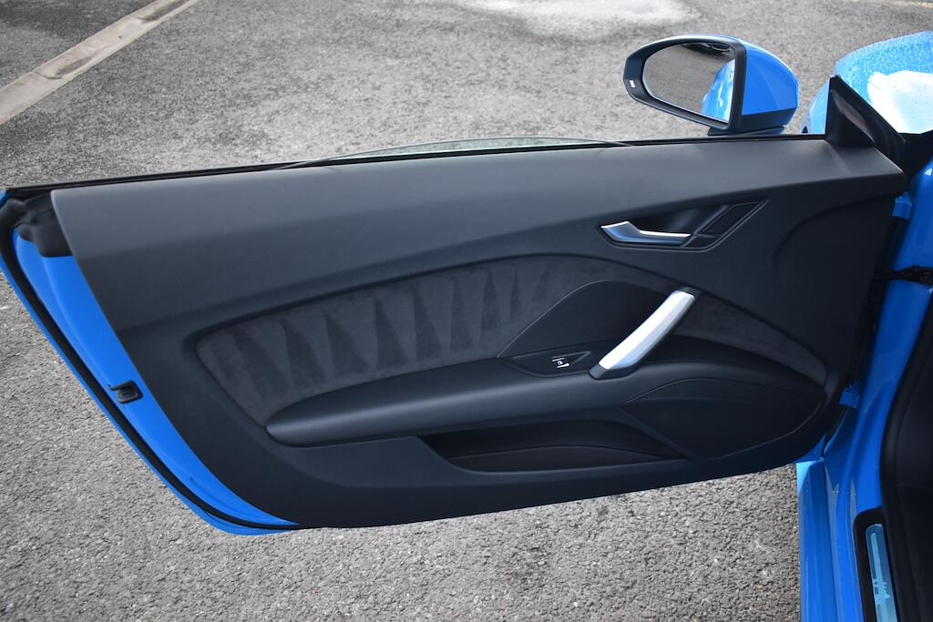 Audi TT view 29