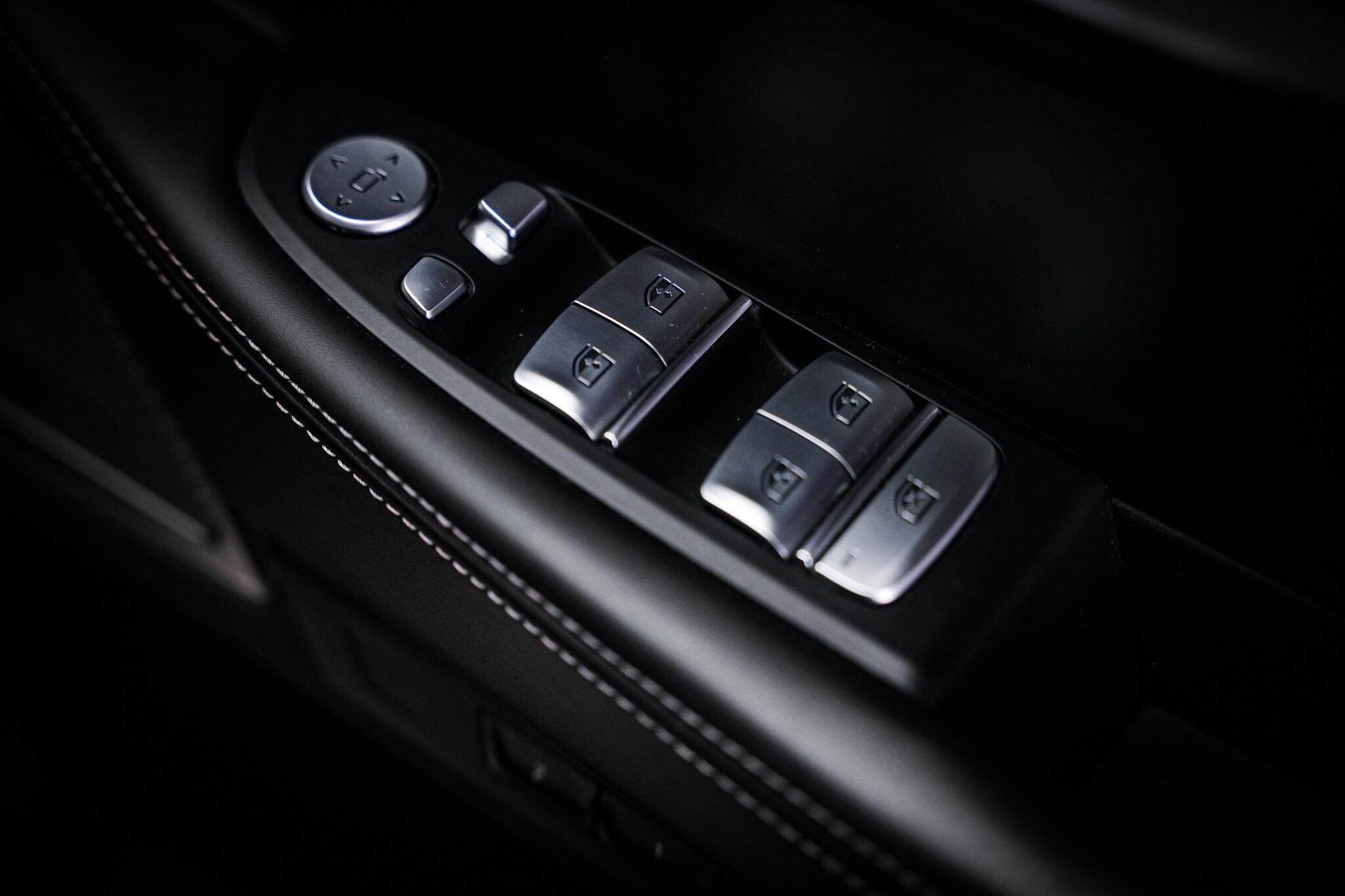 BMW 7 Series view 58