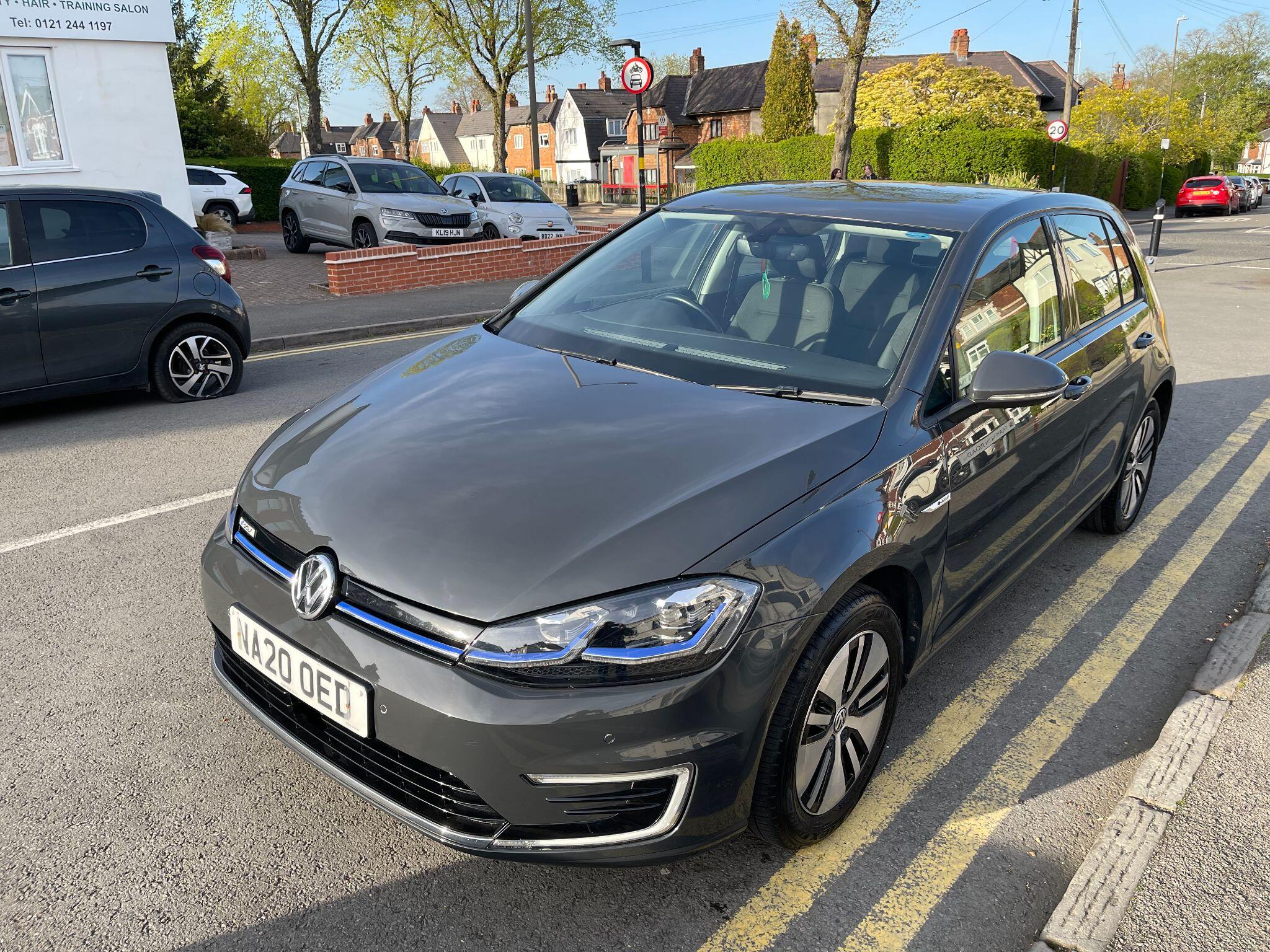 Volkswagen E-Golf view 20