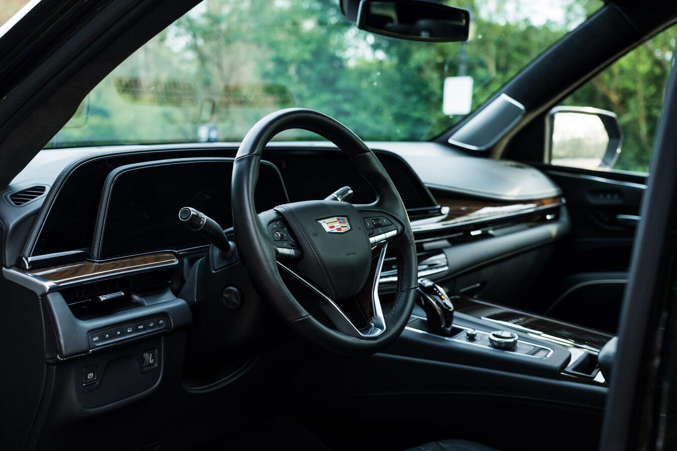 Cadillac Escalade view 33