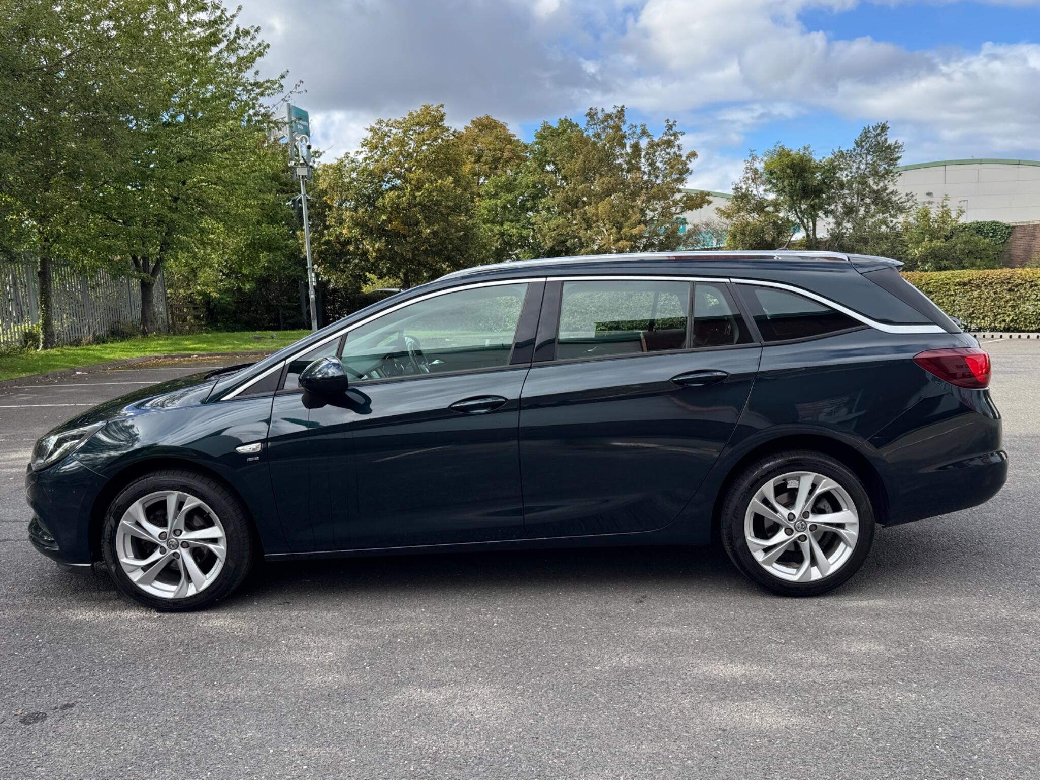 Vauxhall Astra view 9