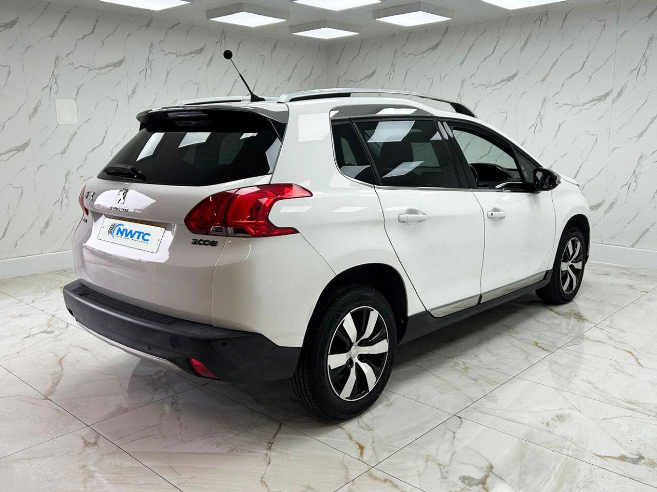 Peugeot 2008 view 12