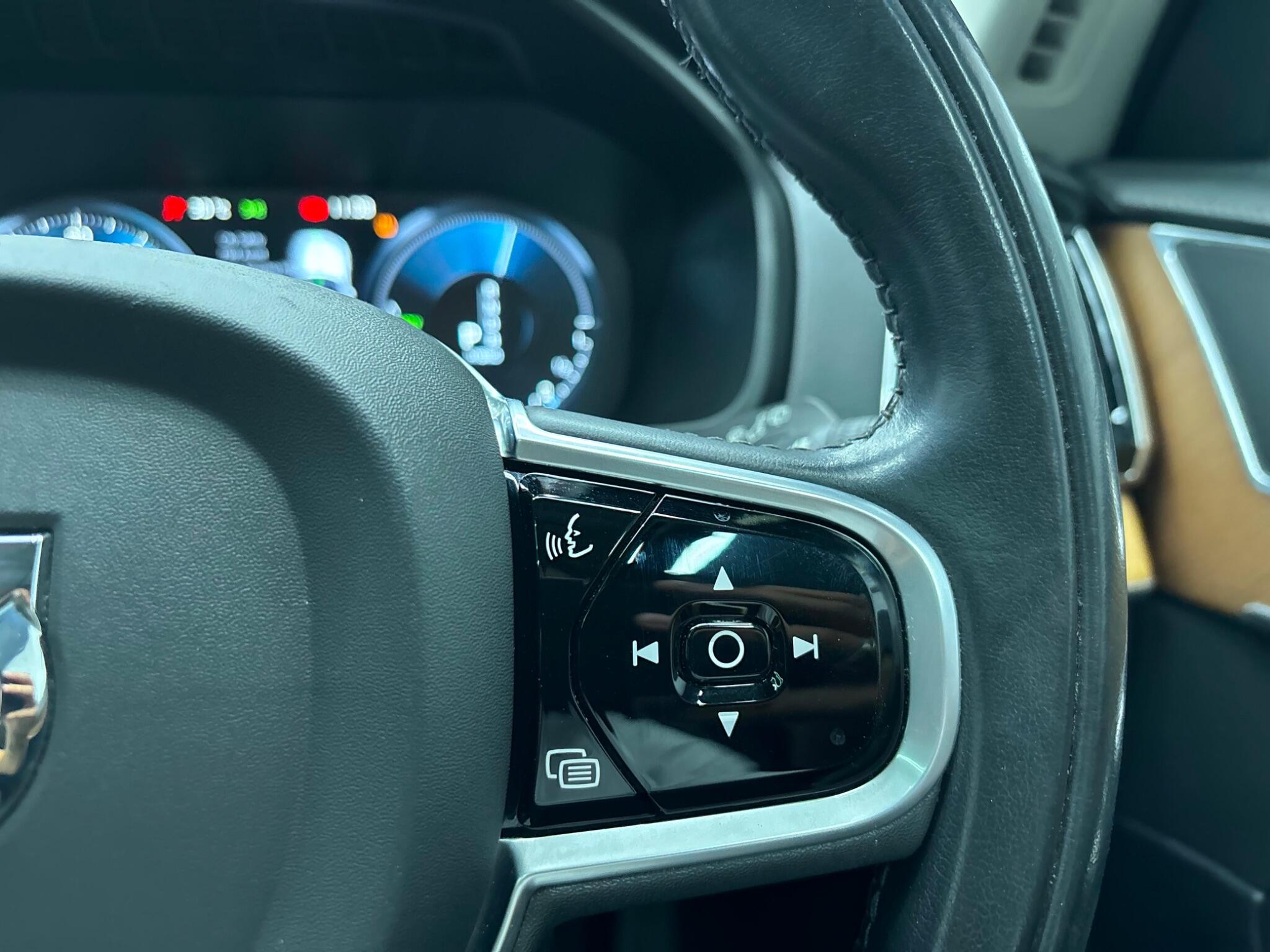 Volvo XC90 view 17