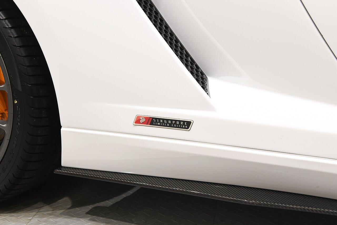 Lamborghini Gallardo view 45