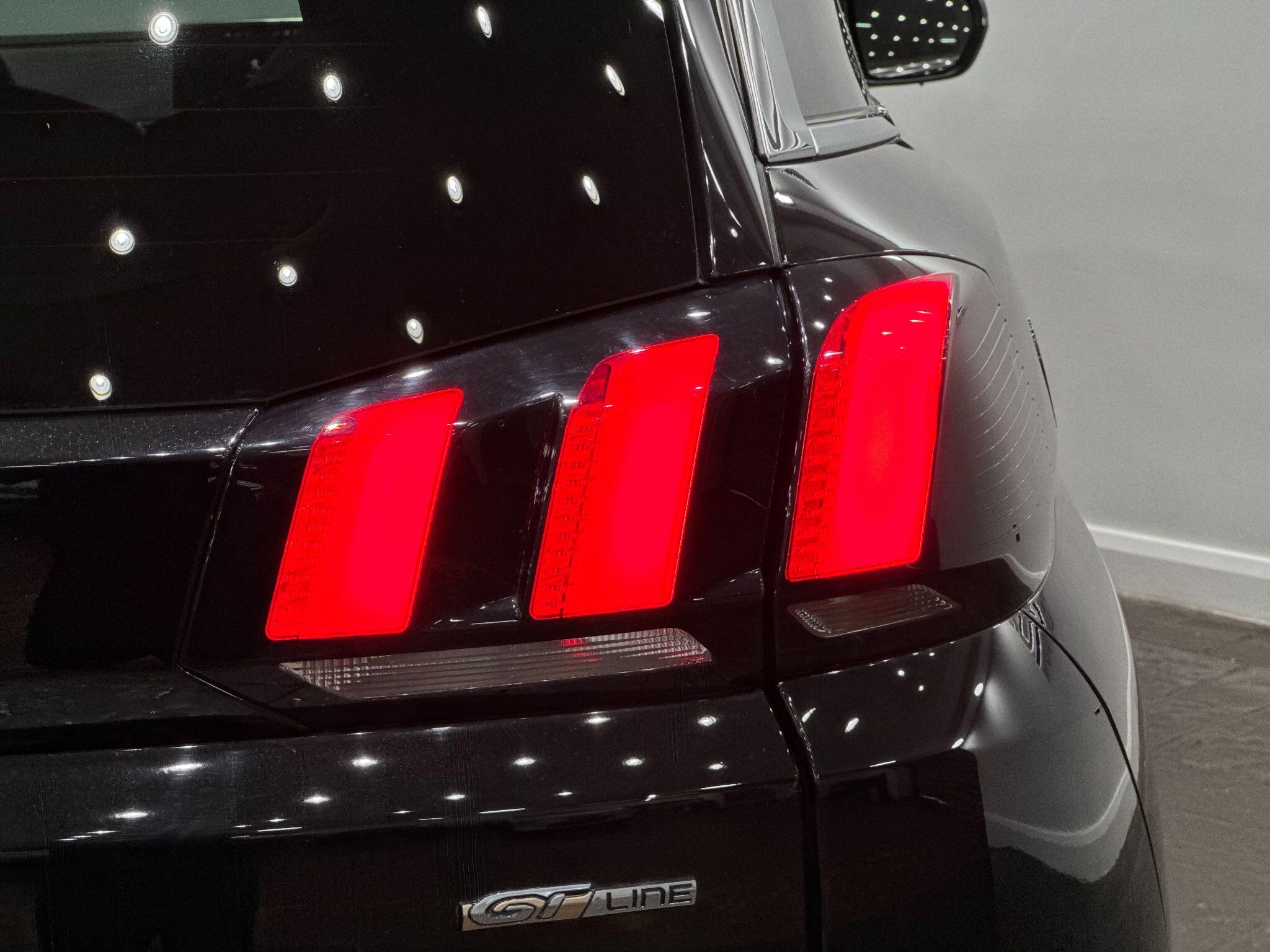 Peugeot 5008 view 23