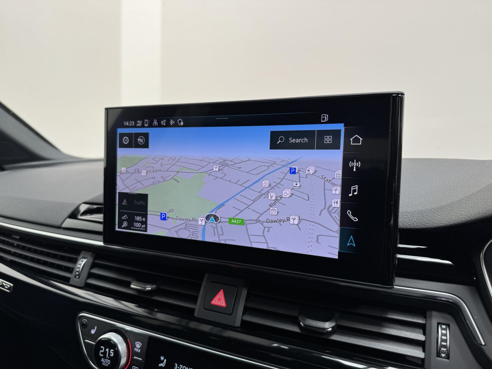 Audi A4 Avant view 21