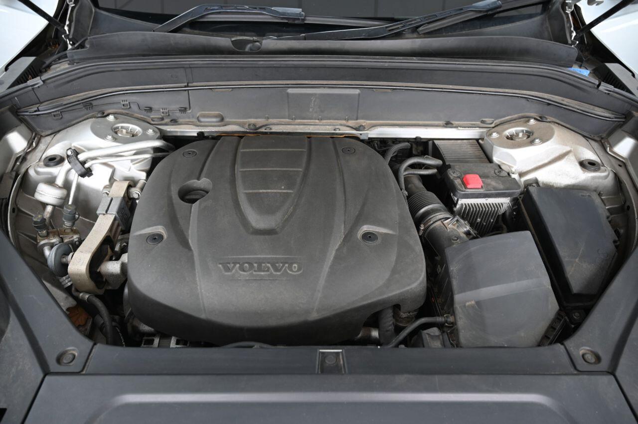 Volvo XC90 view 45