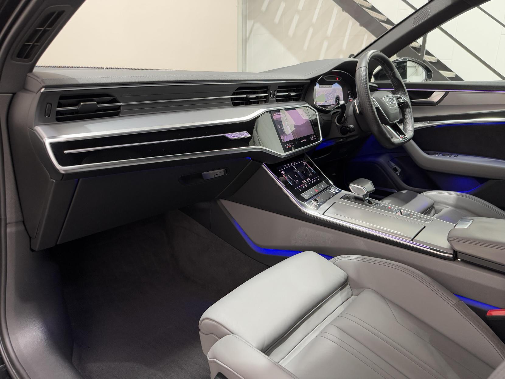 Audi A6 Saloon view 44