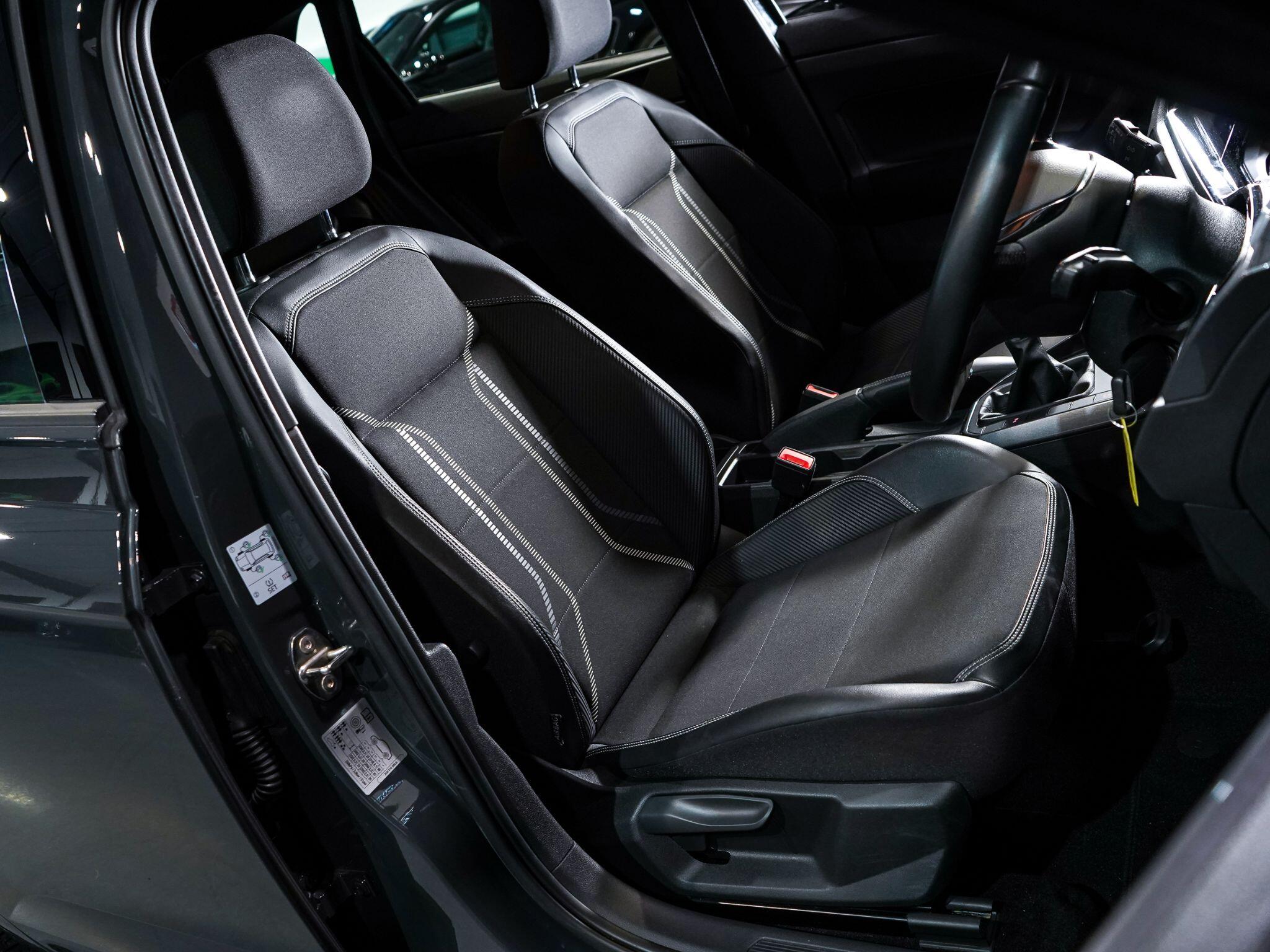 Volkswagen Polo view 13