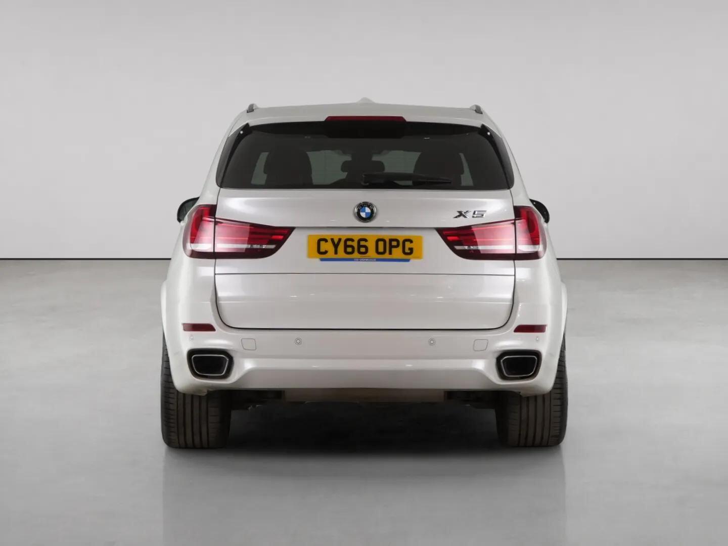BMW X5 view 7