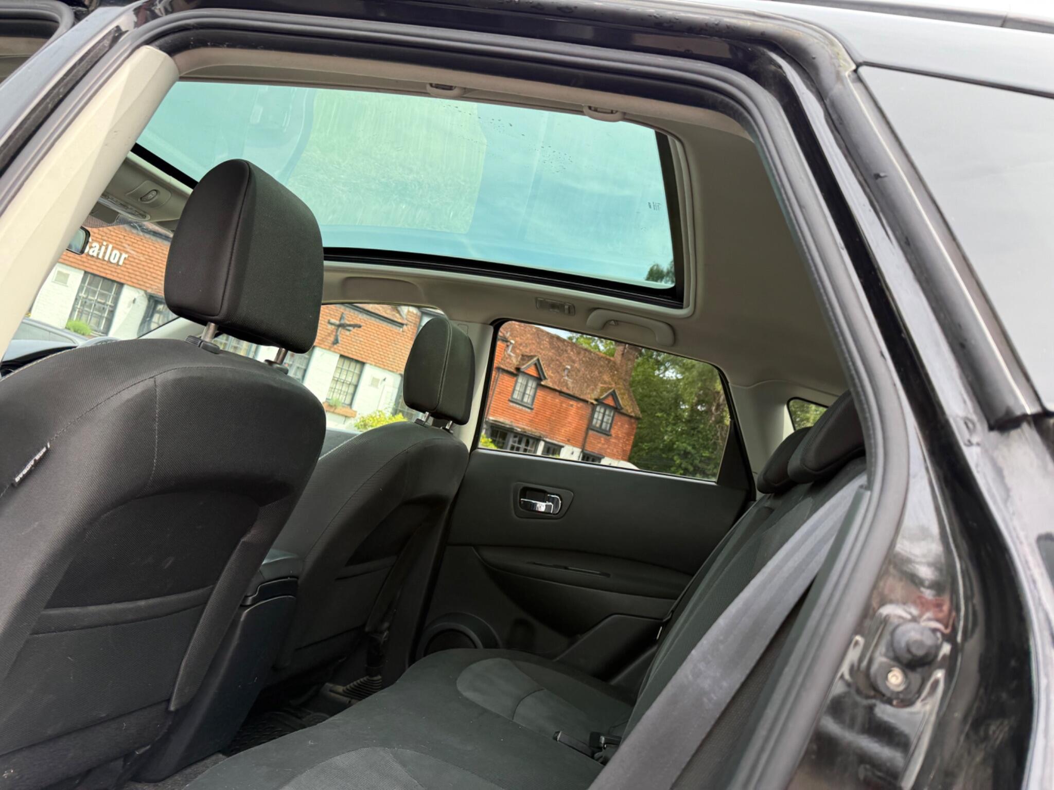 Nissan Qashqai view 25