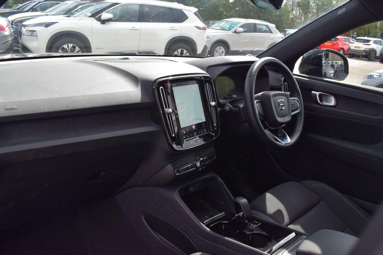 Volvo XC40 view 13