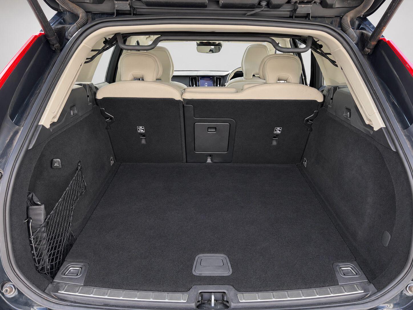 Volvo XC60 view 38