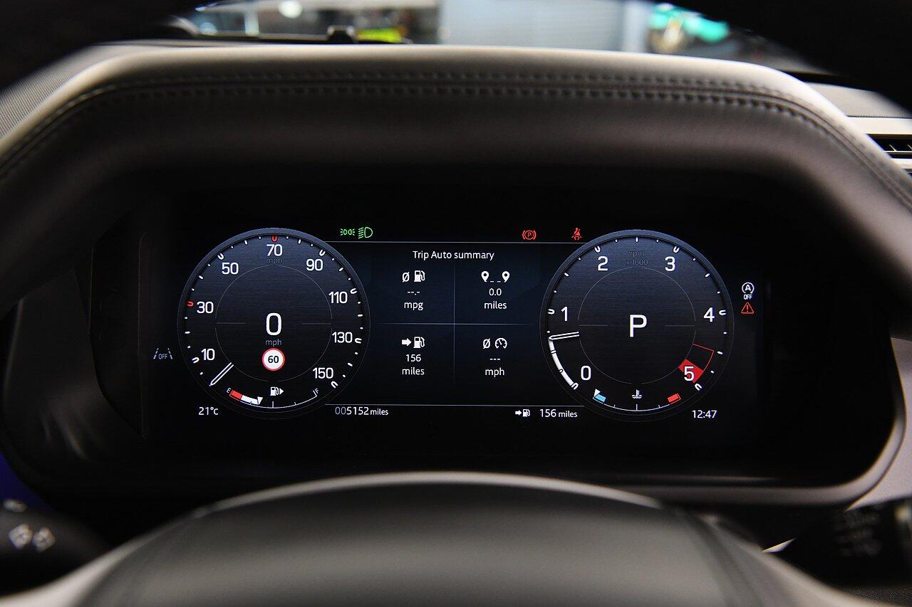 Land Rover Defender view 22