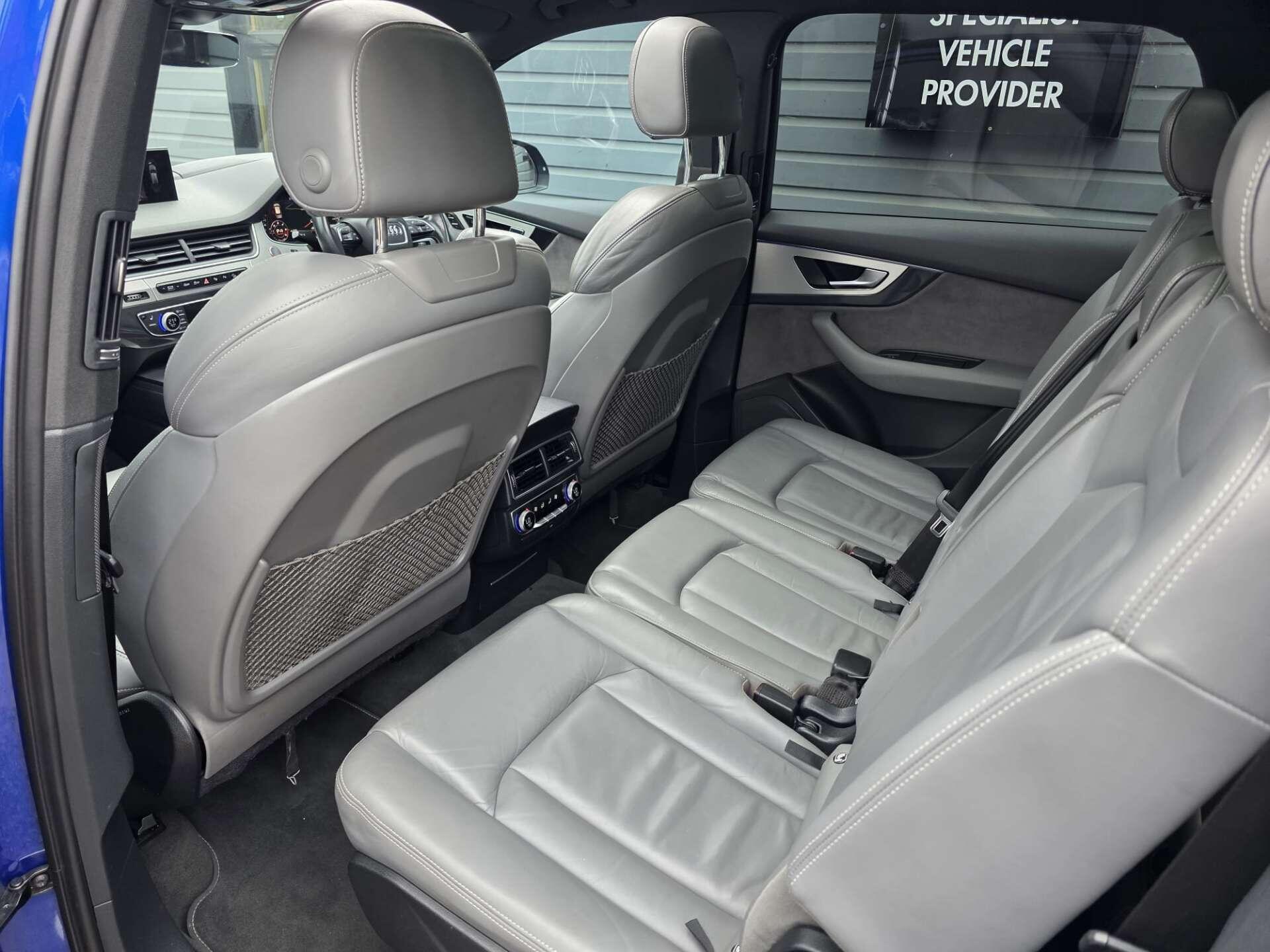 Audi SQ7 view 34