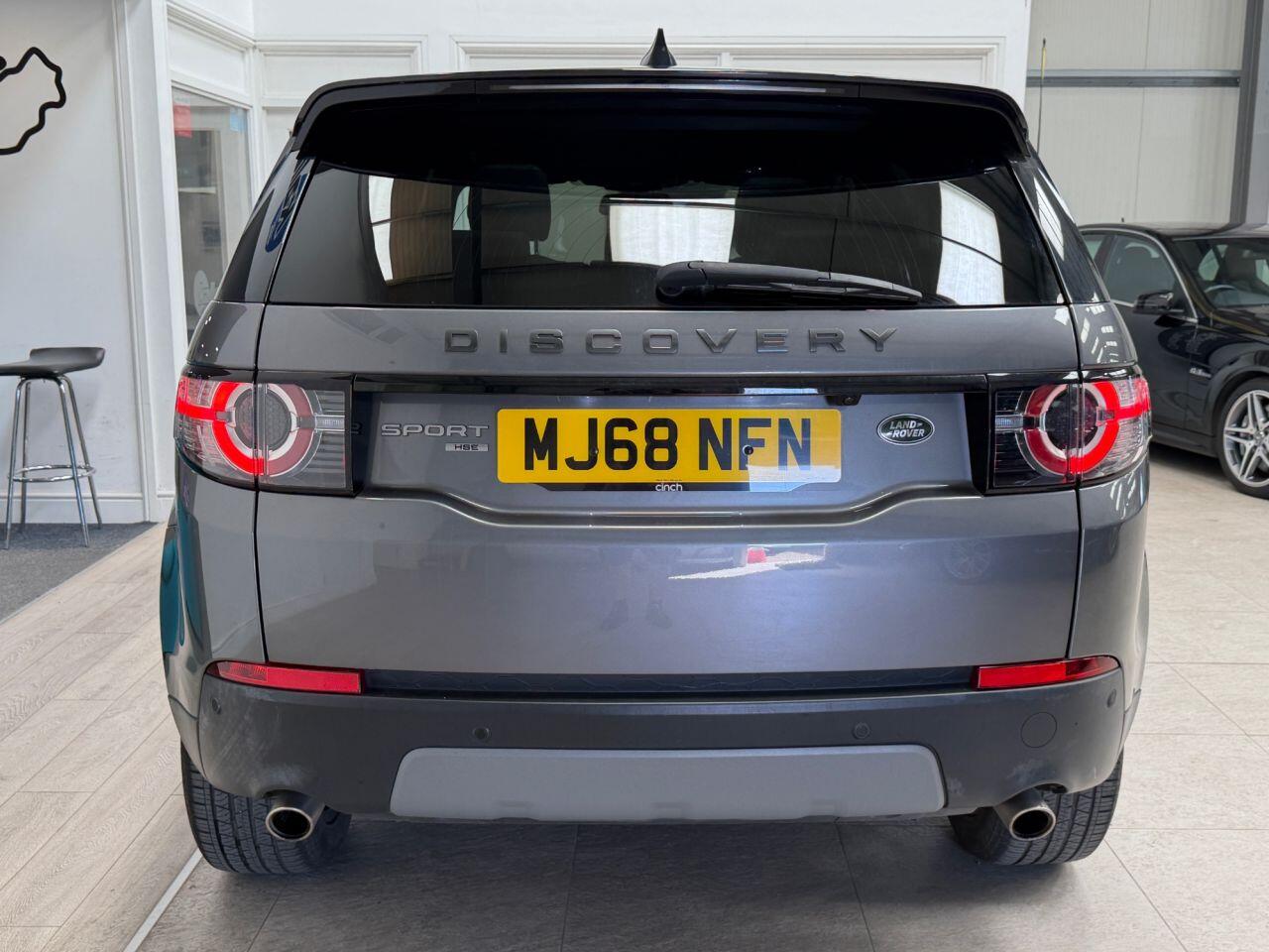 Land Rover Discovery Sport view 26