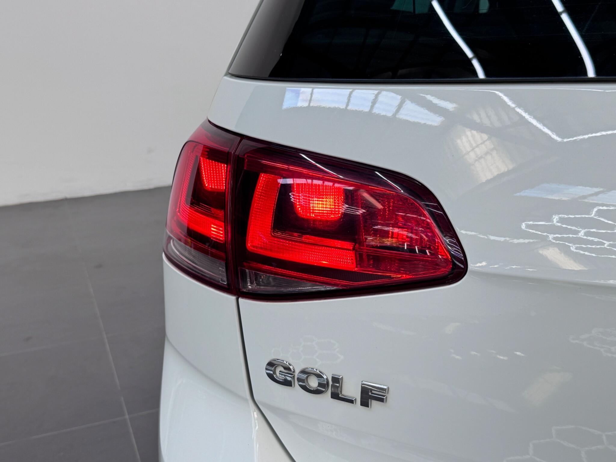 Volkswagen Golf view 18