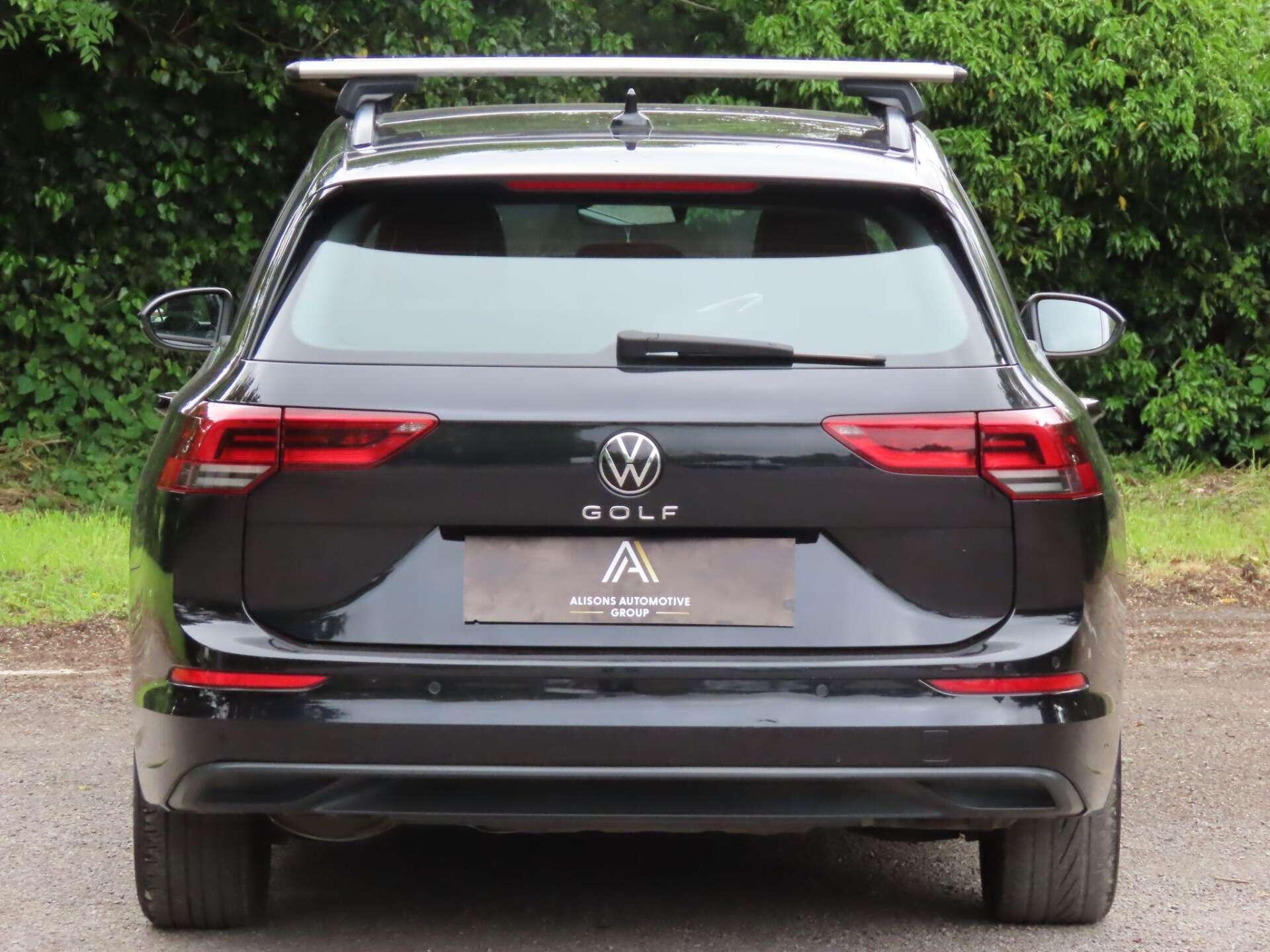 Volkswagen Golf view 6