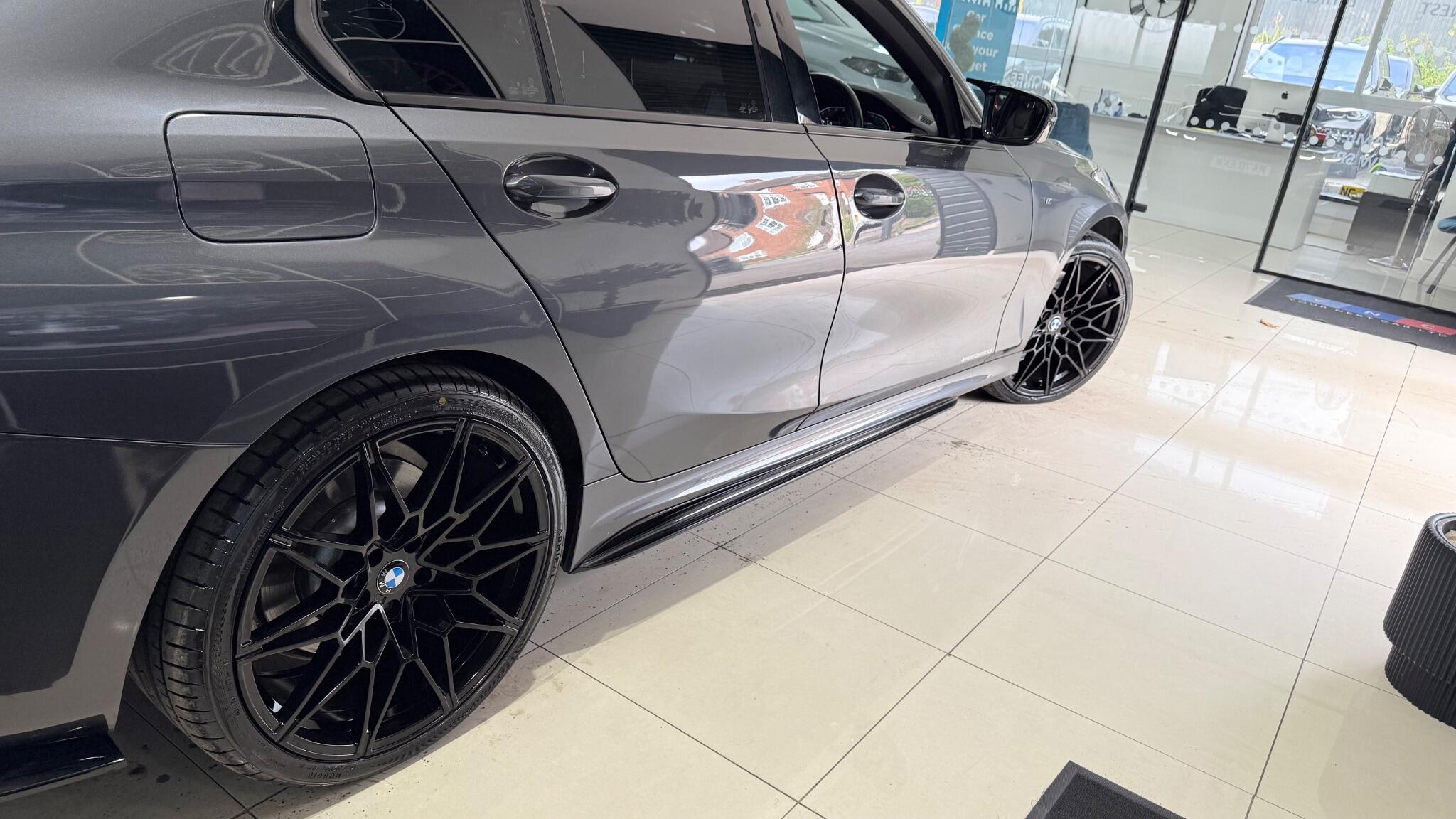 BMW 3 Series view 23