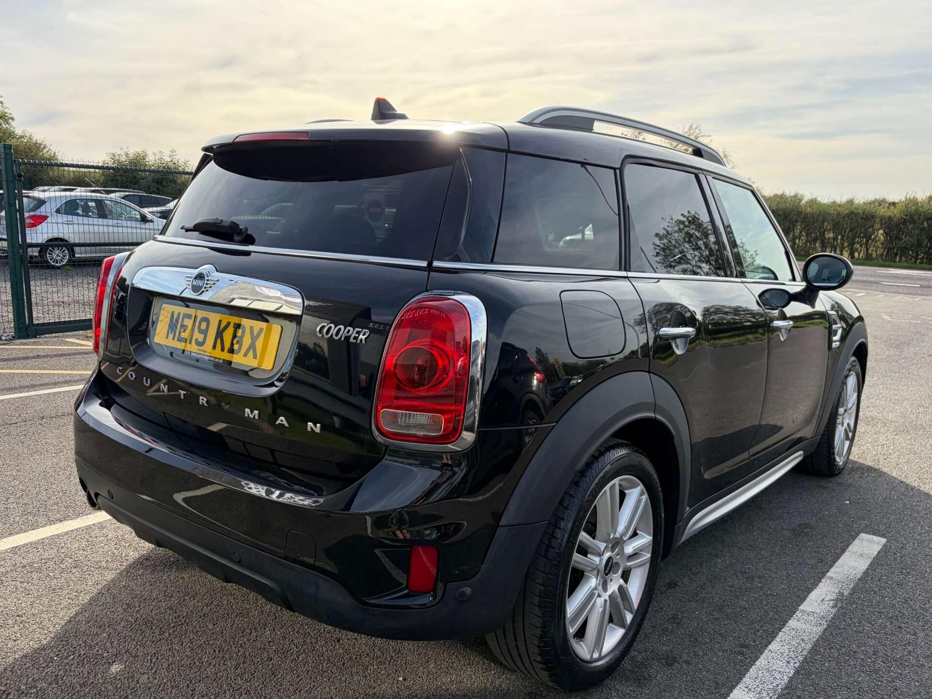 Mini Countryman view 8