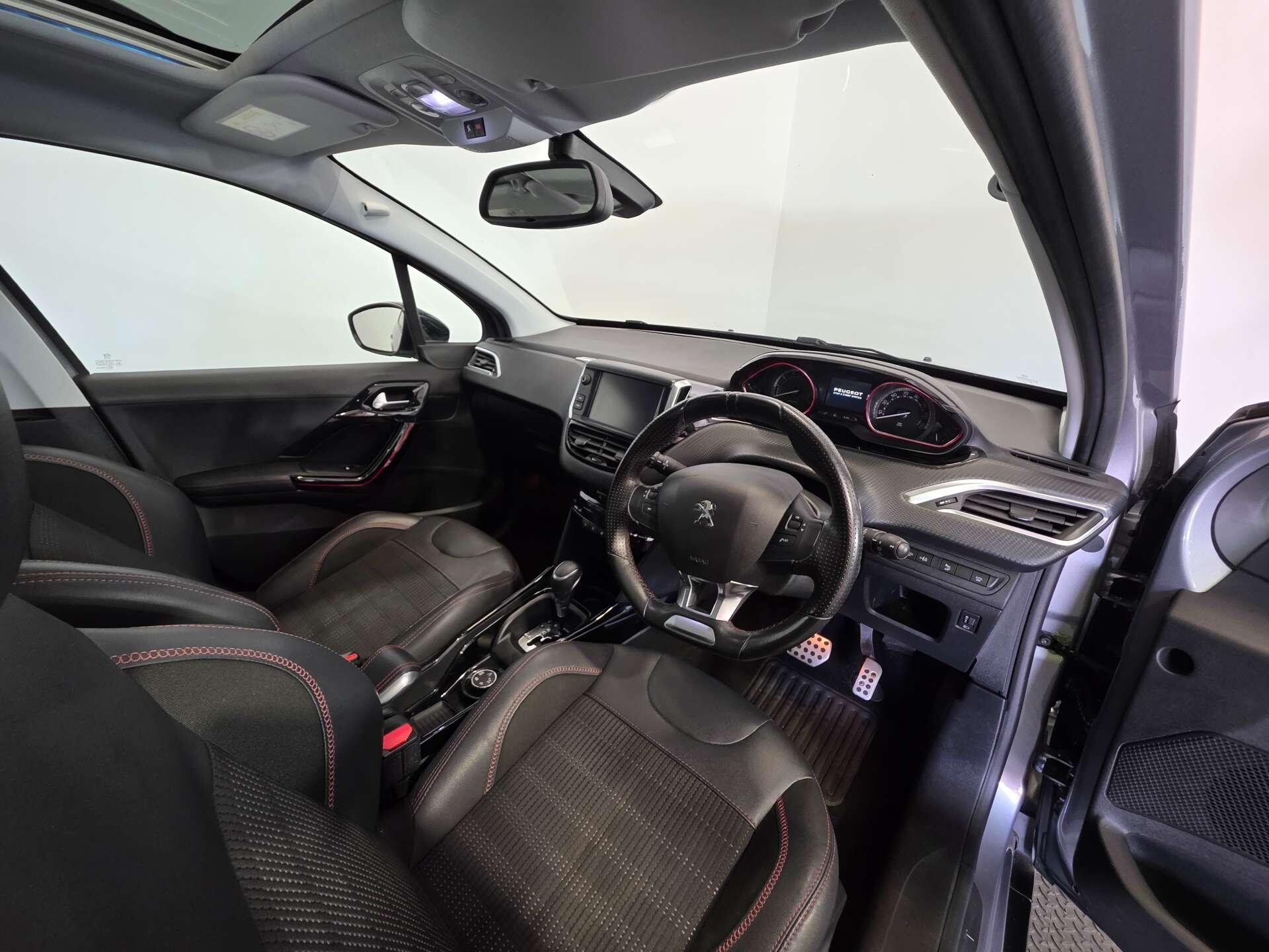 Peugeot 2008 view 10
