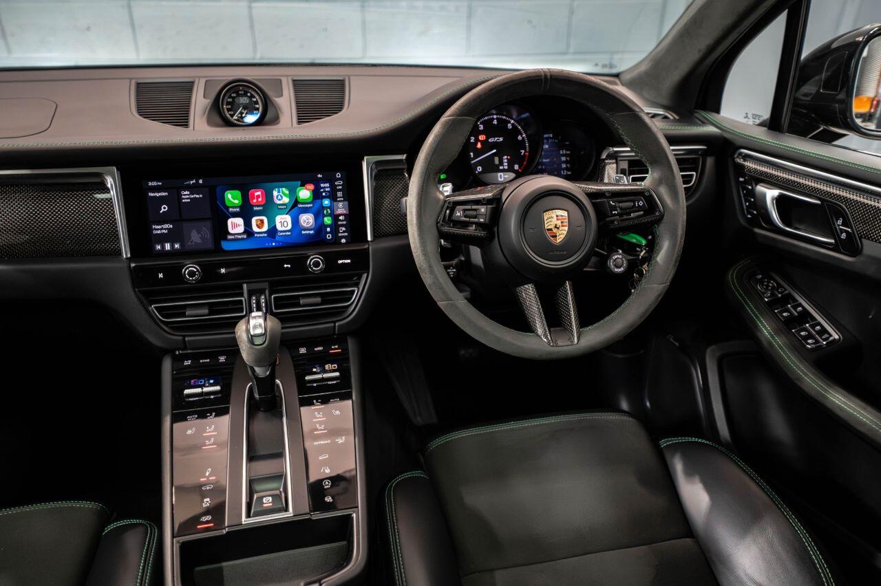Porsche Macan view 43