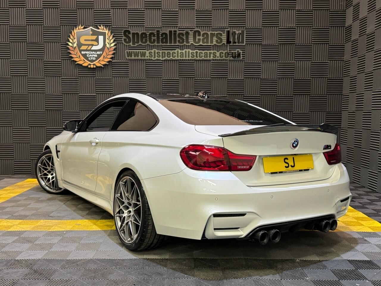 BMW M4 view 9