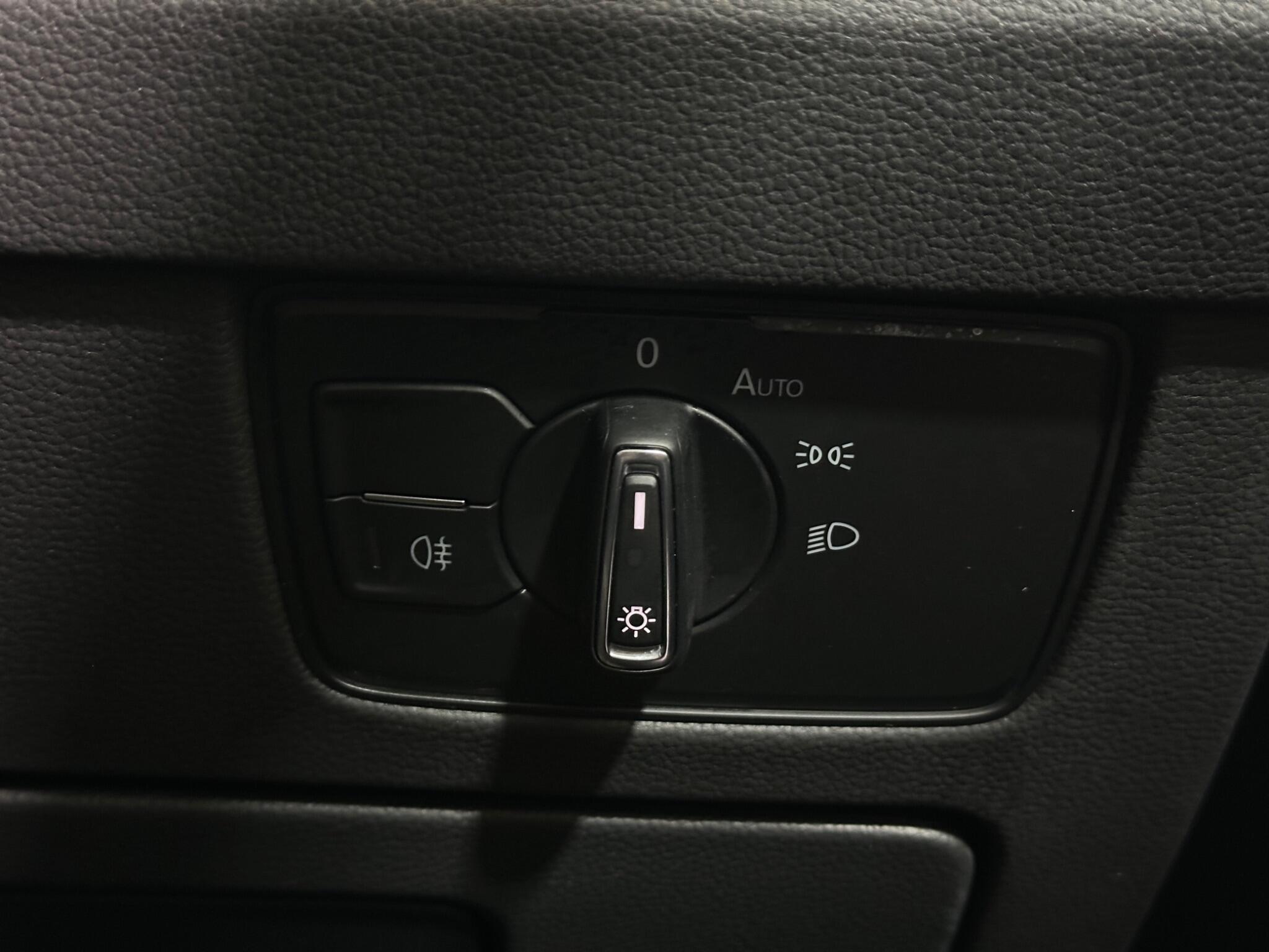 Volkswagen Passat view 18