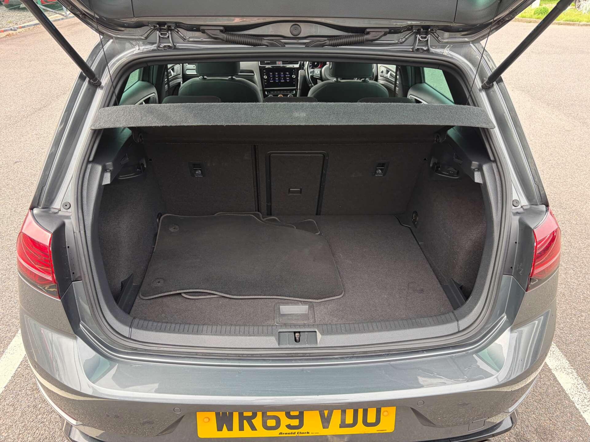 Volkswagen Golf view 24