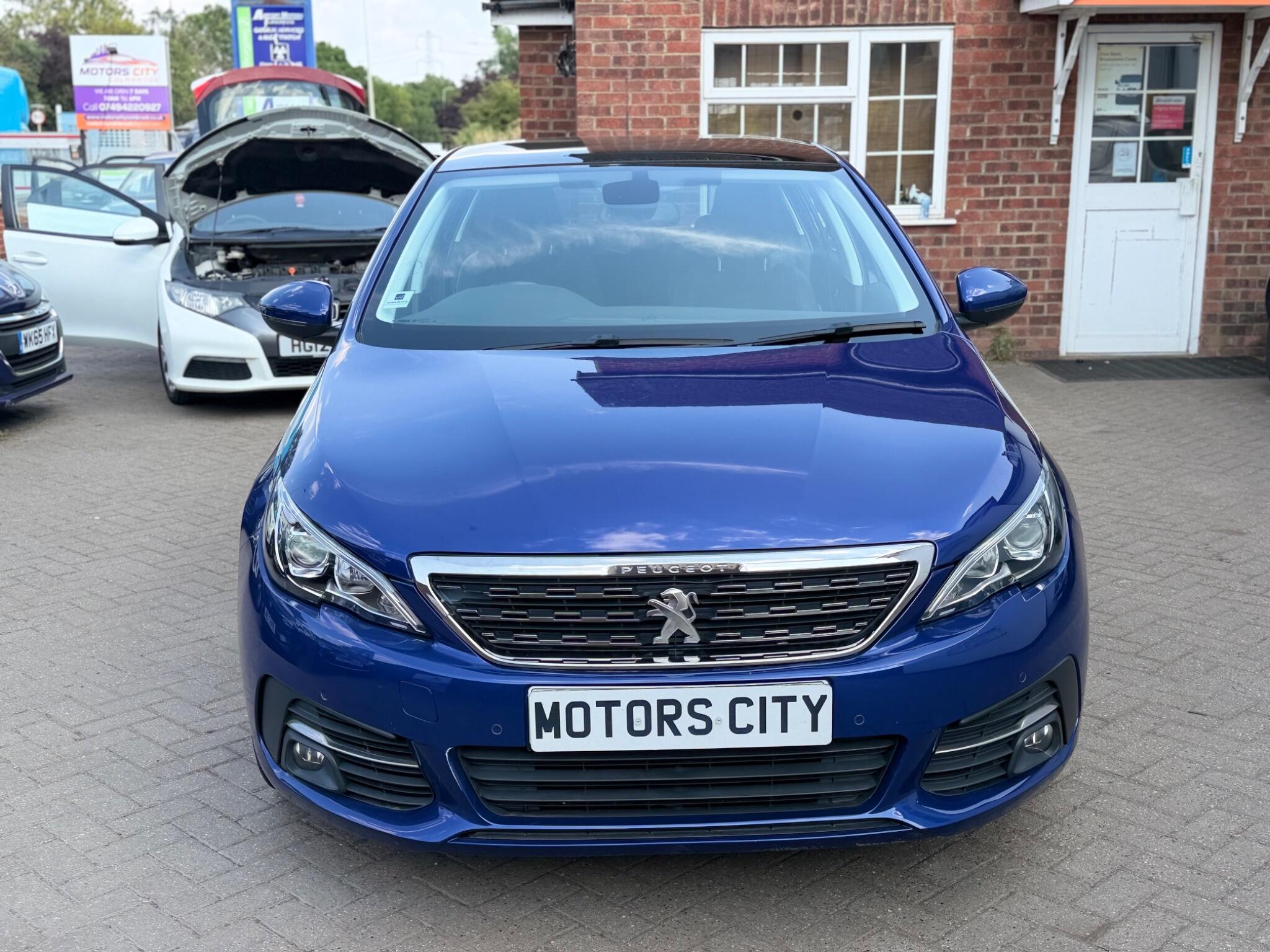 Peugeot 308 view 3