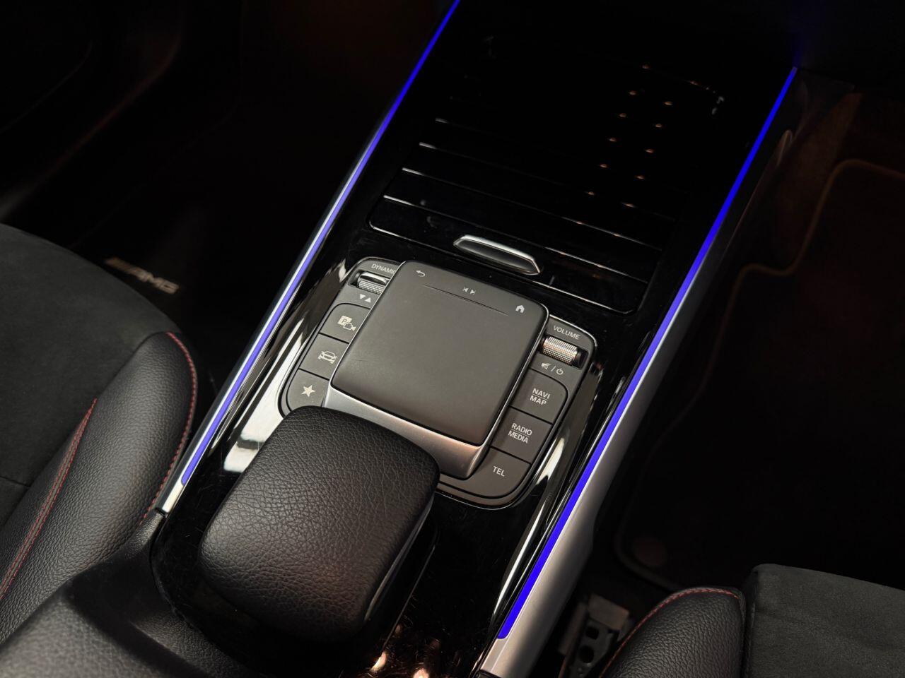 Mercedes-Benz GLB view 15