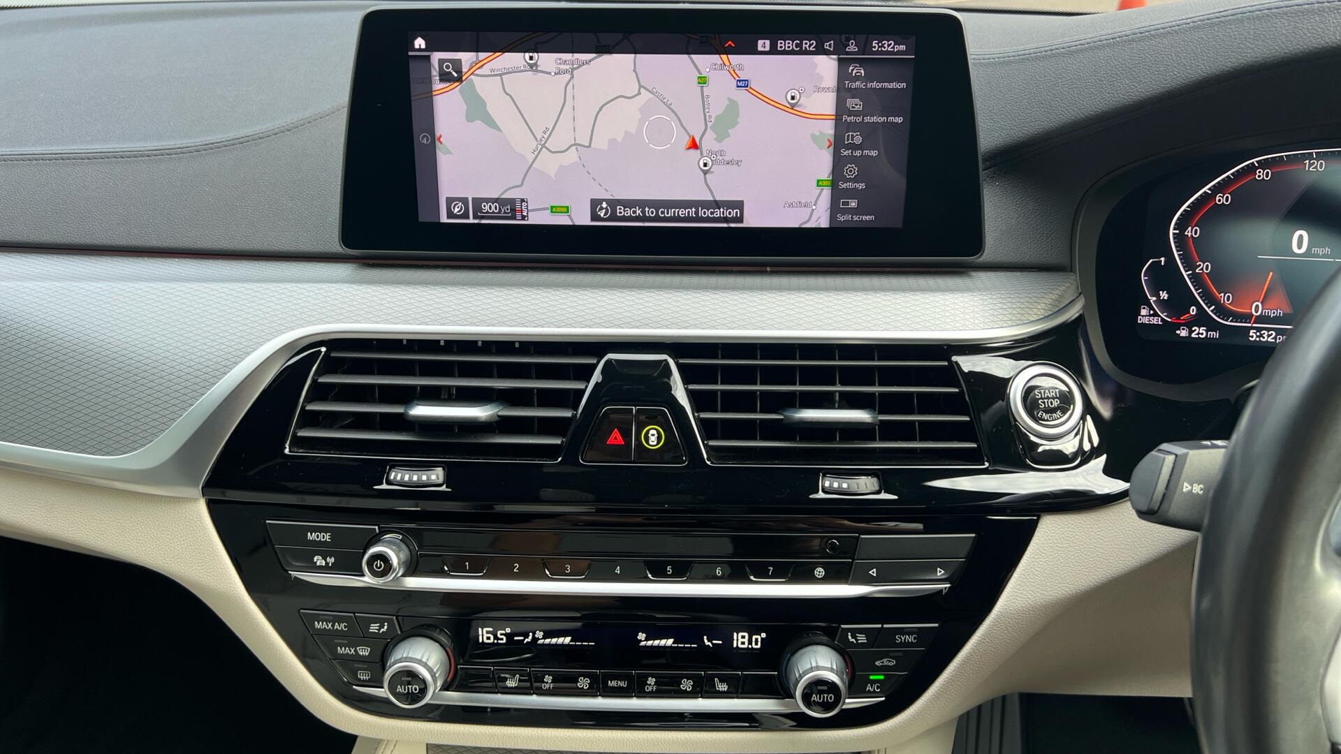 BMW 5 Series view 8