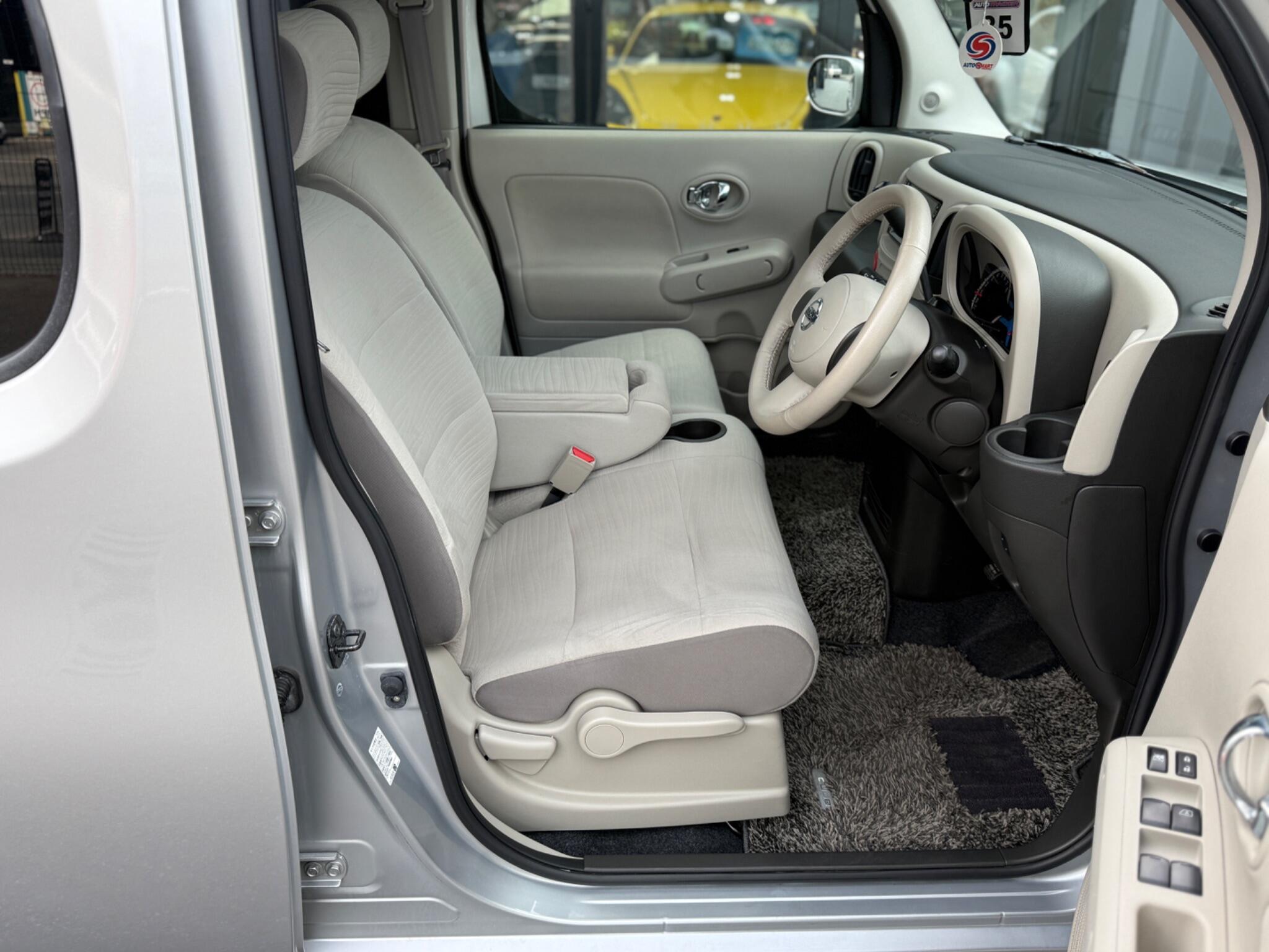 Nissan Cube view 17