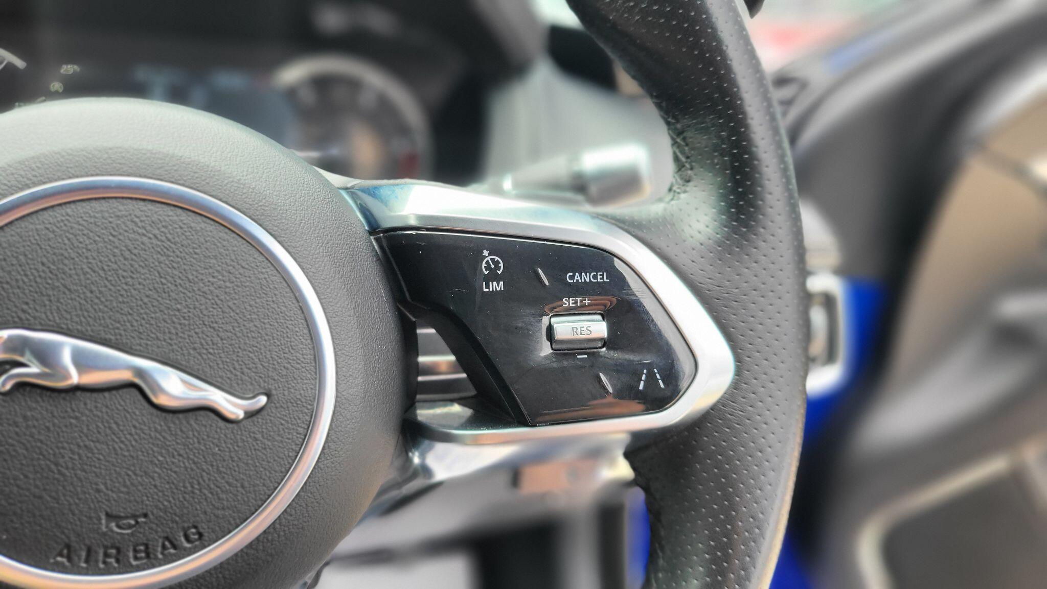 Jaguar Xe view 22