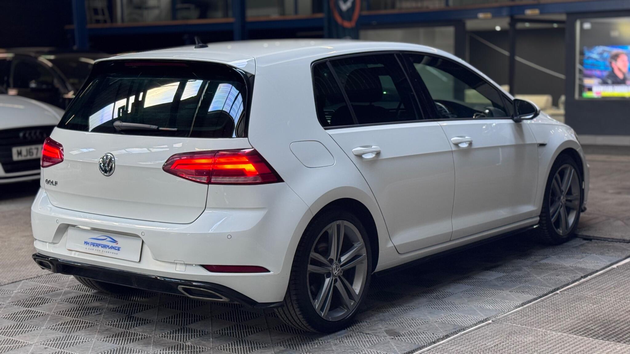 Volkswagen Golf view 48