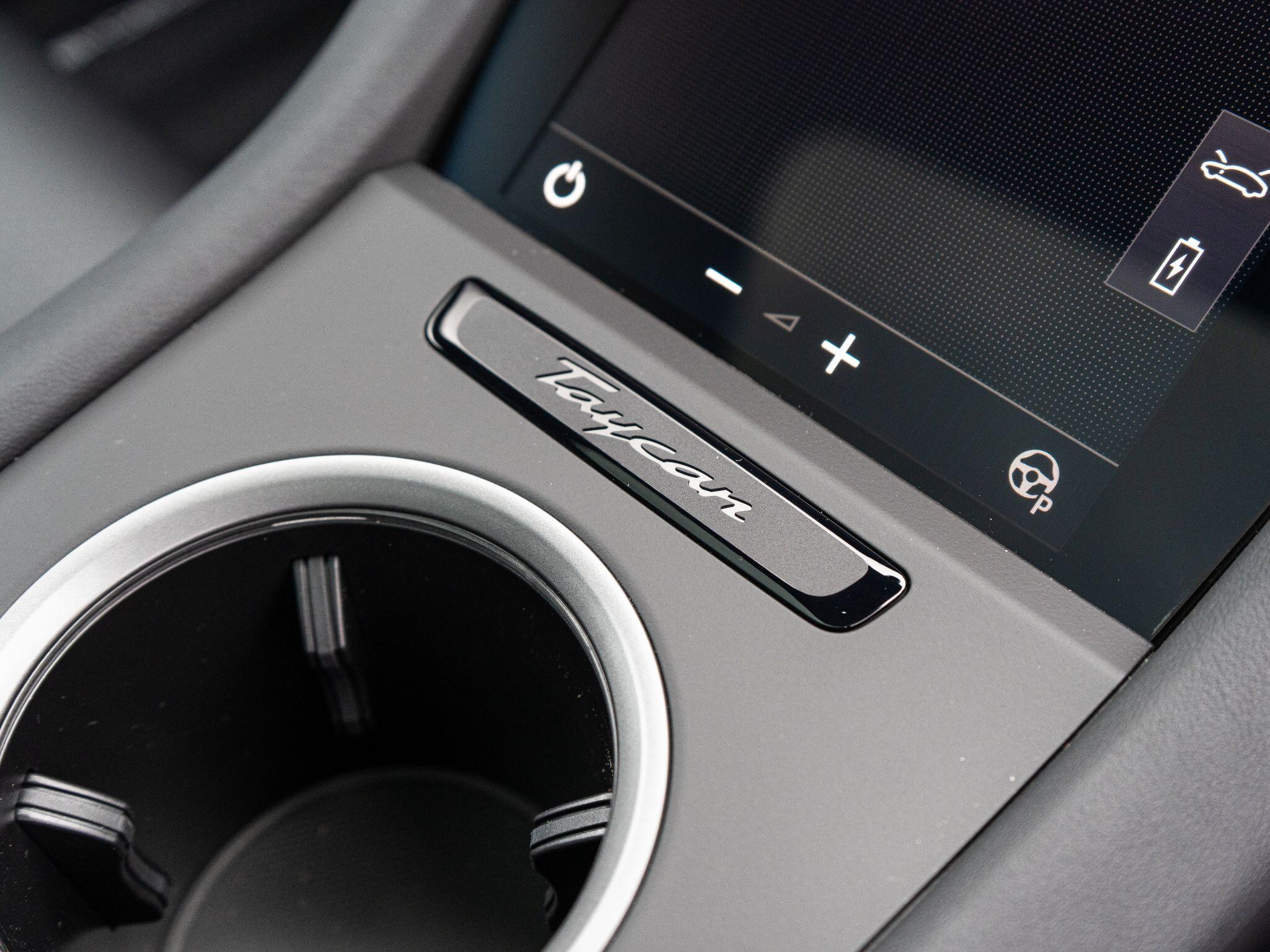 Porsche Taycan view 36