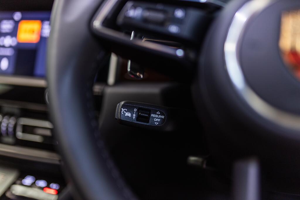 Porsche Macan view 35