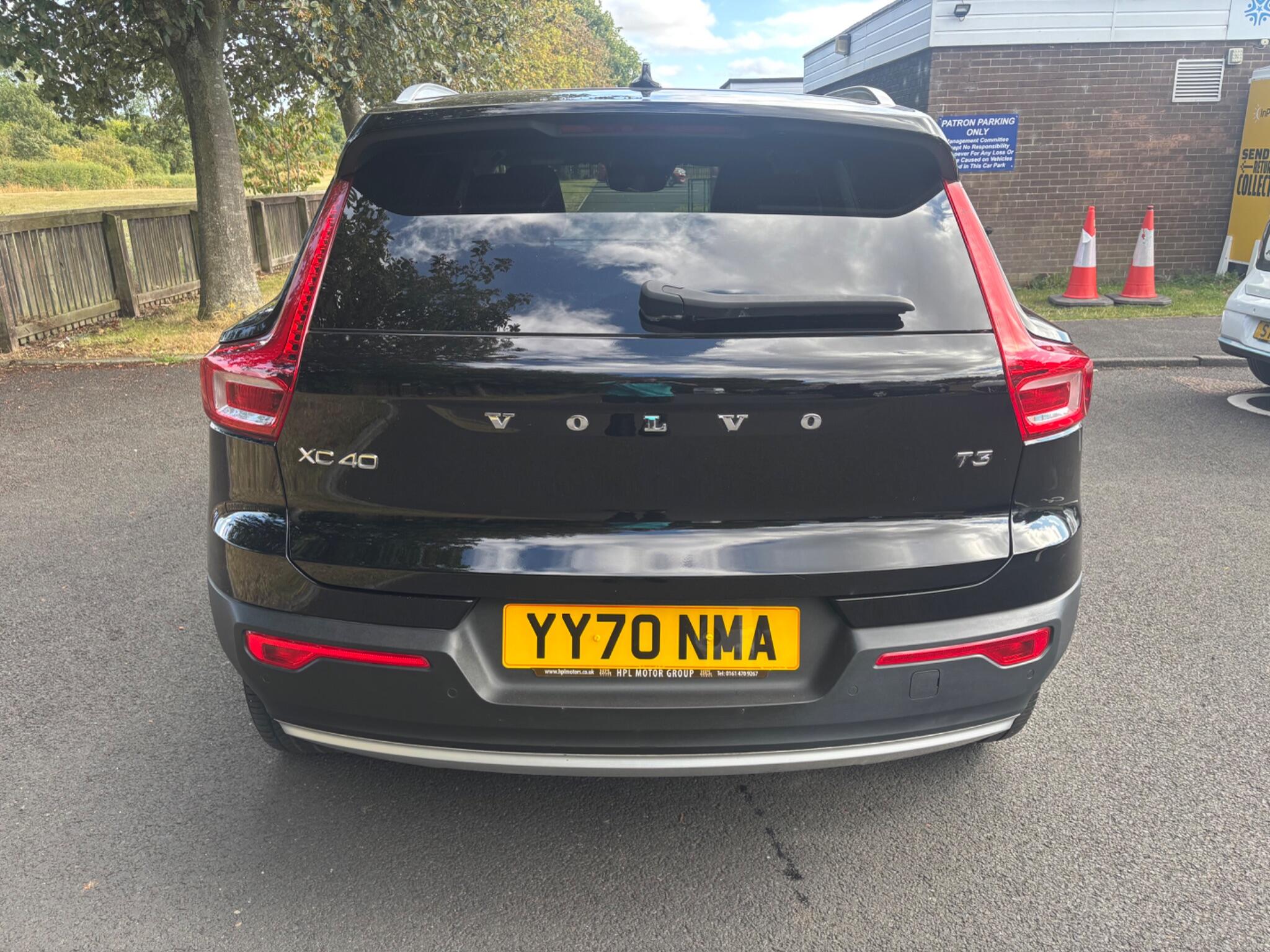 Volvo XC40 view 6