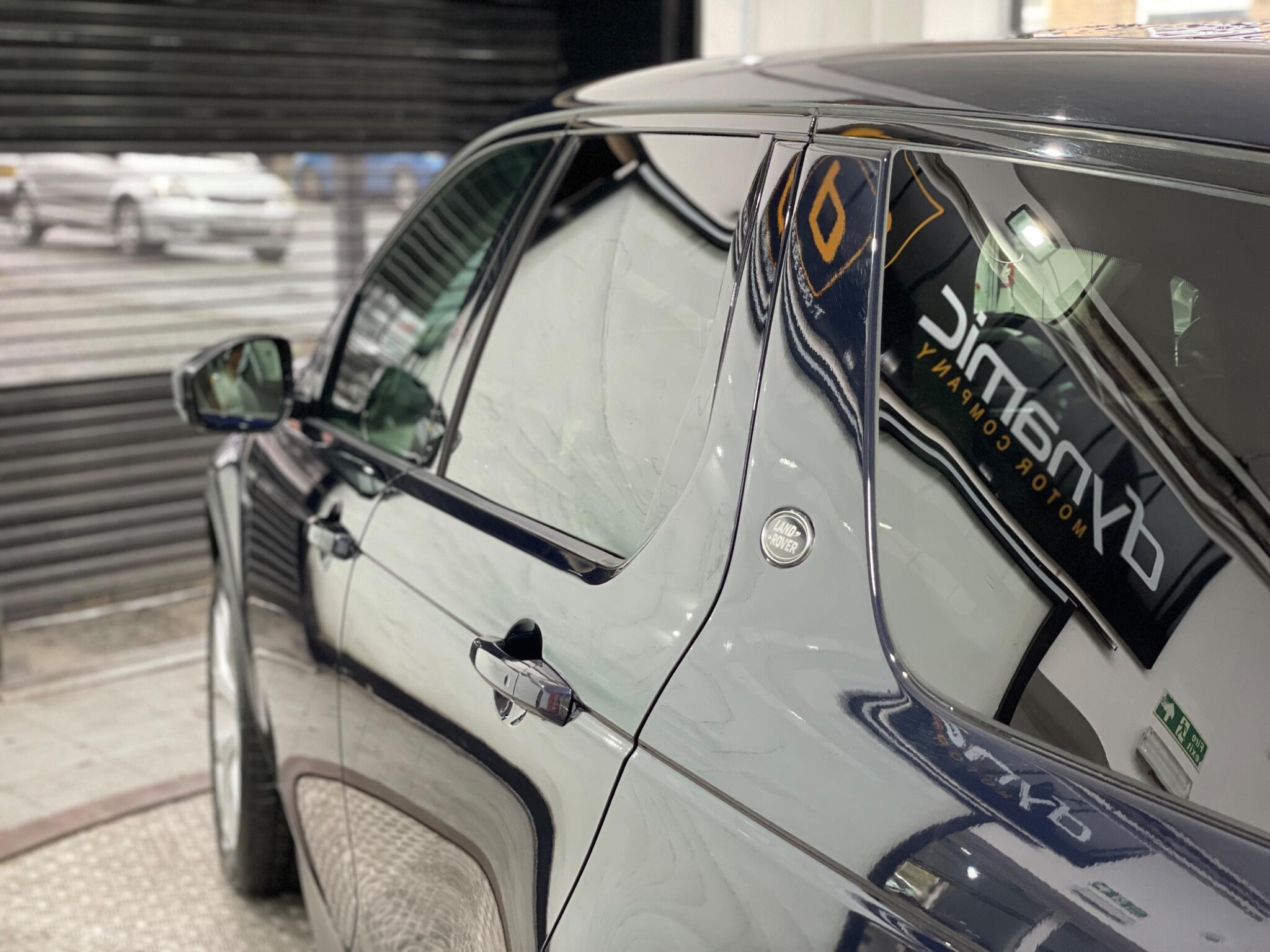 Land Rover Discovery Sport view 26