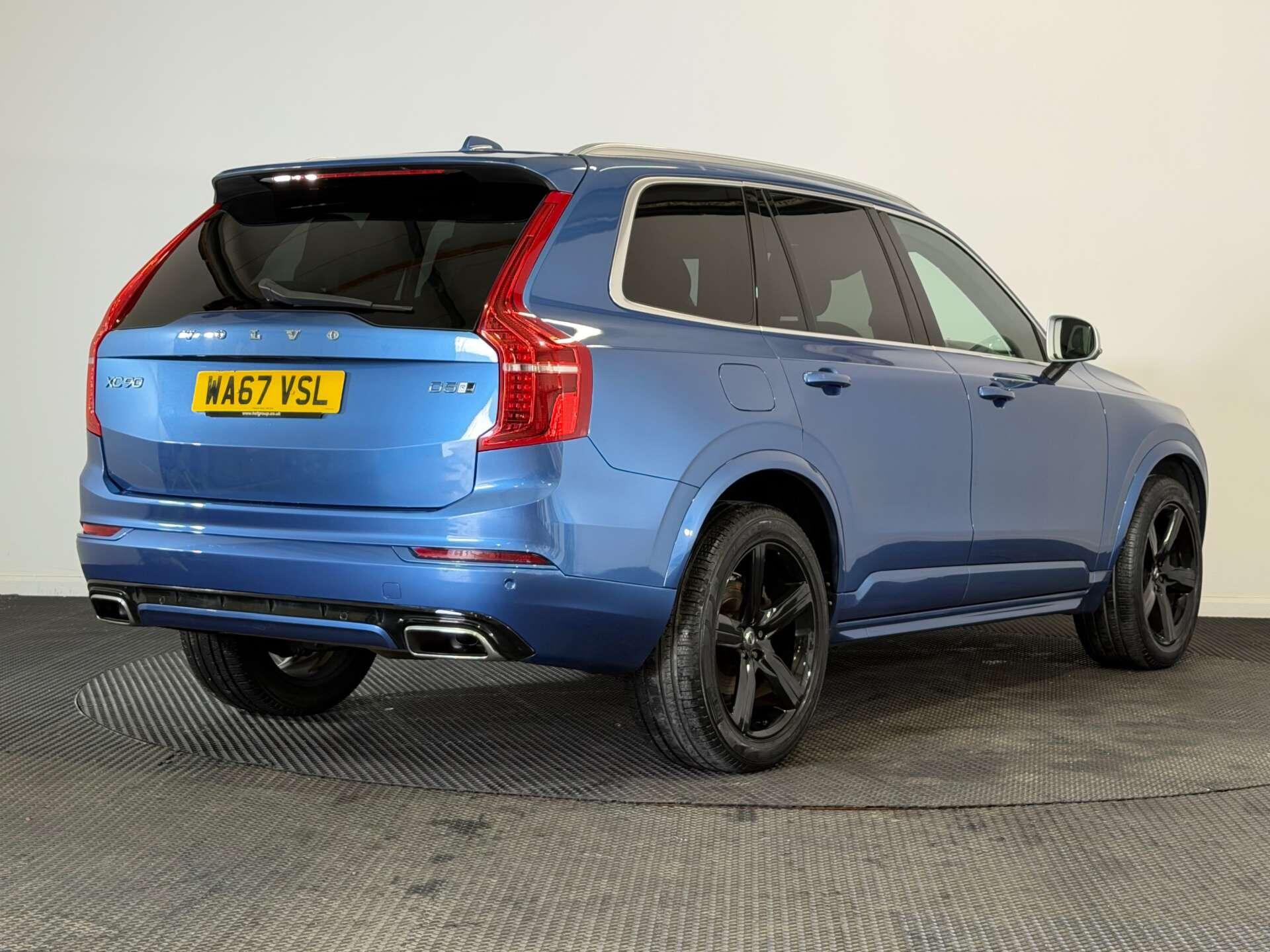 Volvo XC90 view 7