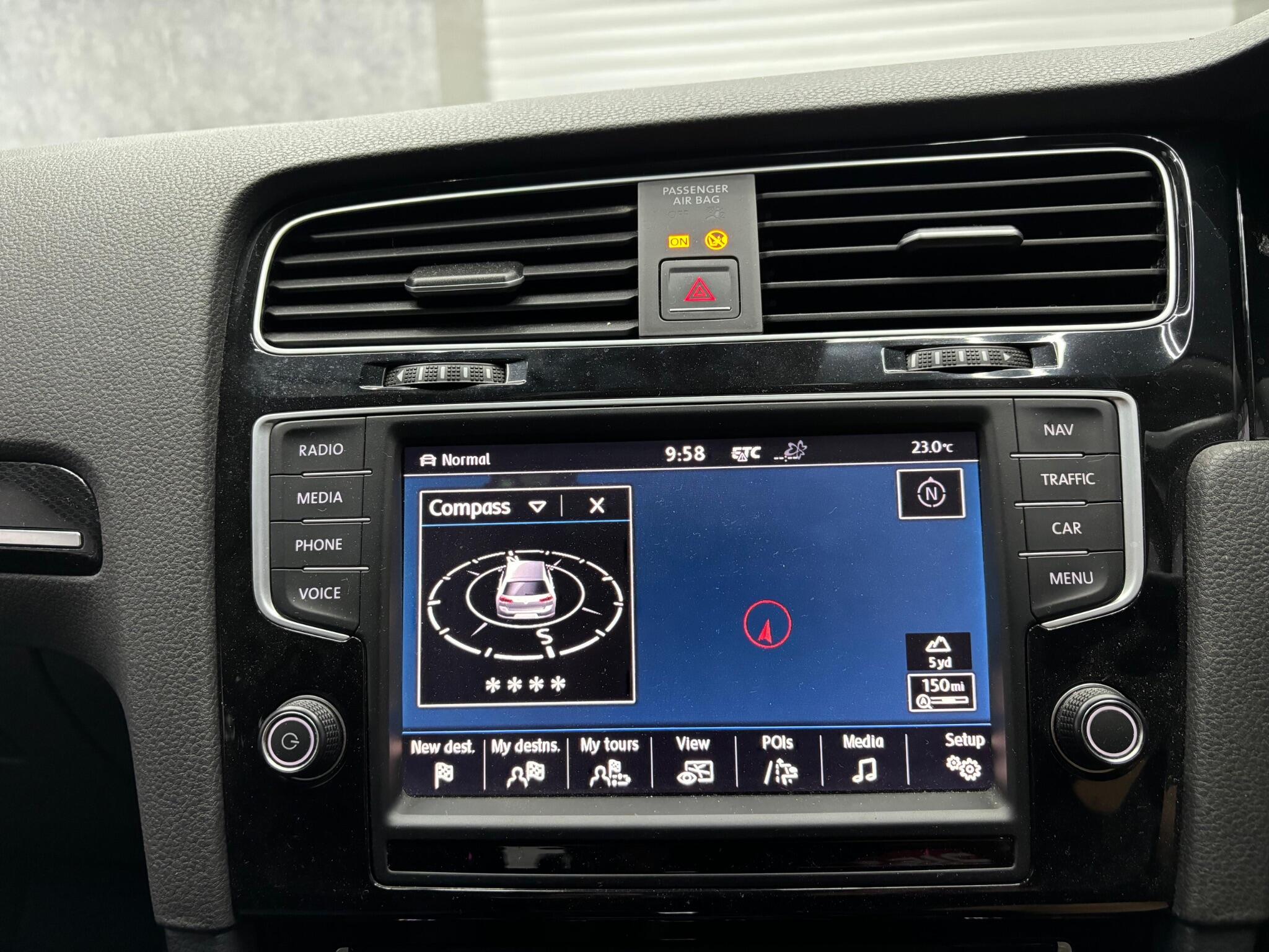 Volkswagen Golf view 18