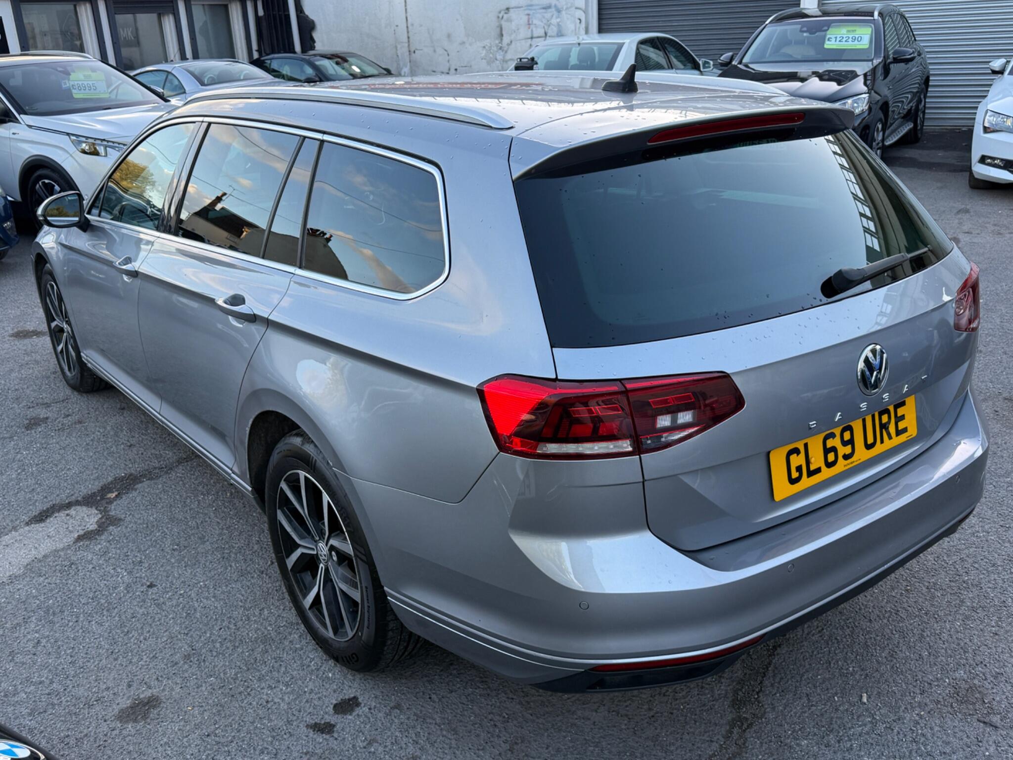 Volkswagen Passat - Image 14