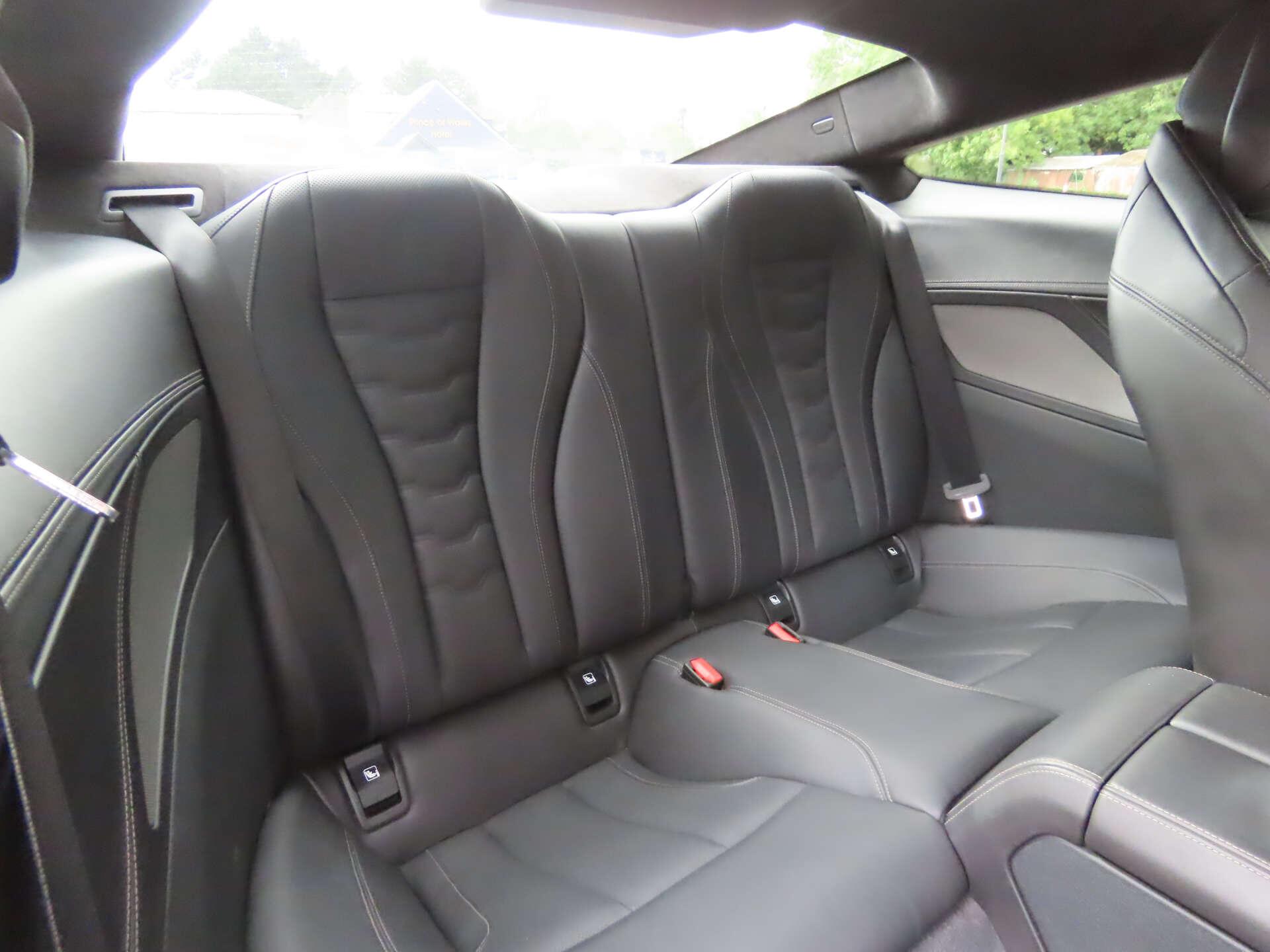 BMW 8 Series view 9