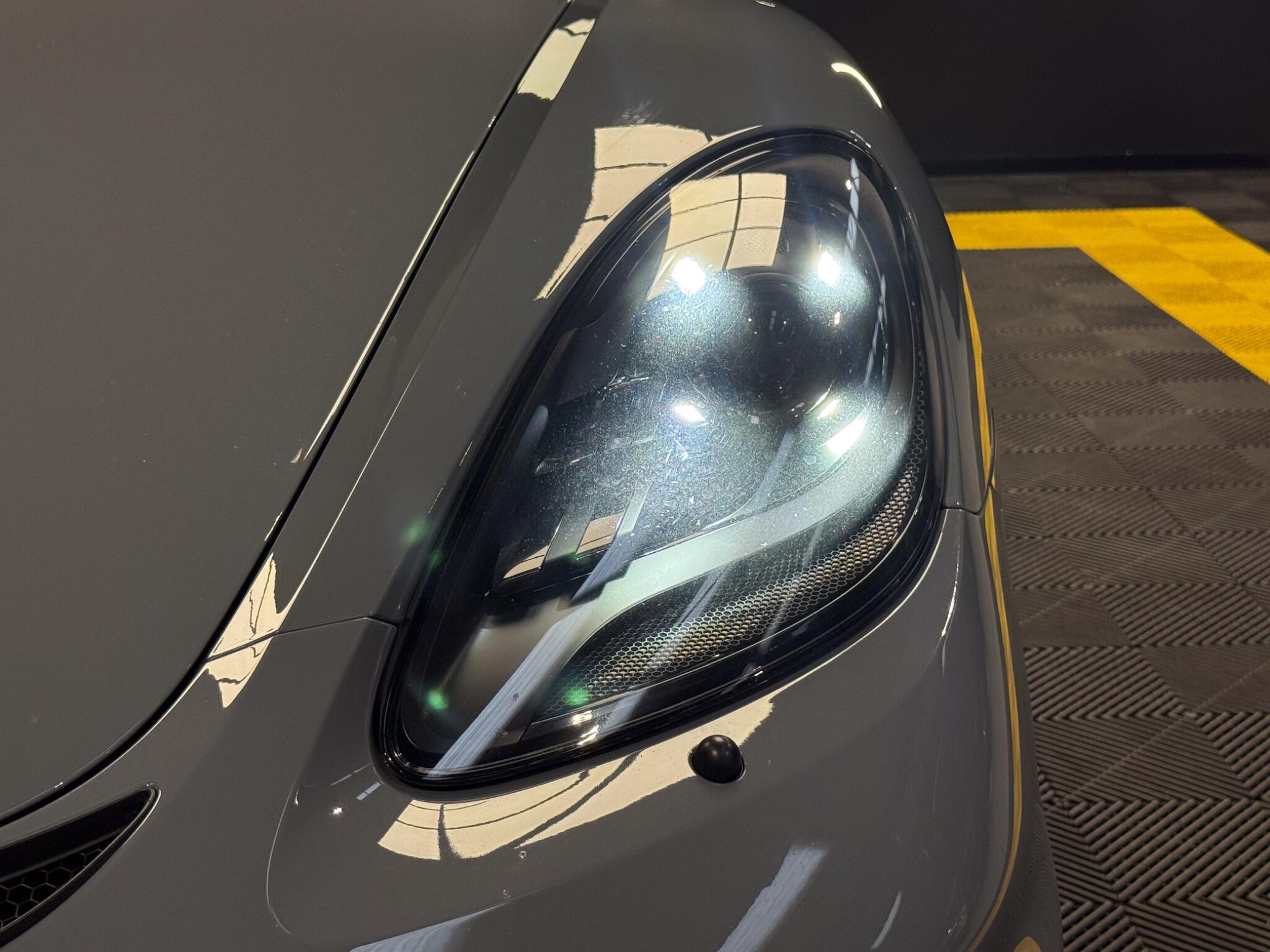 Porsche 718 Spyder view 10