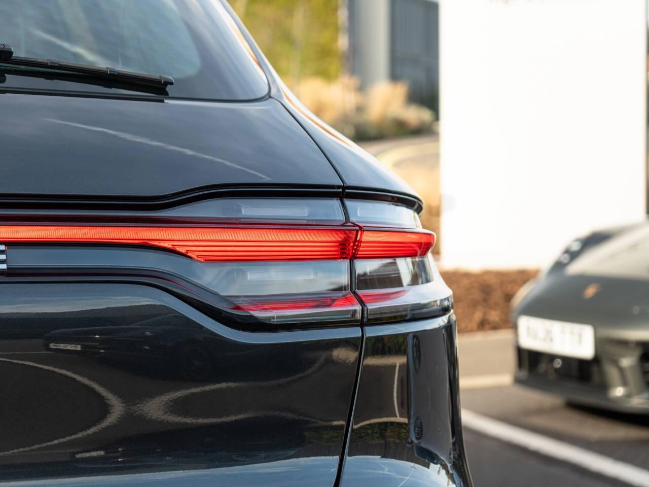 Porsche Macan view 9