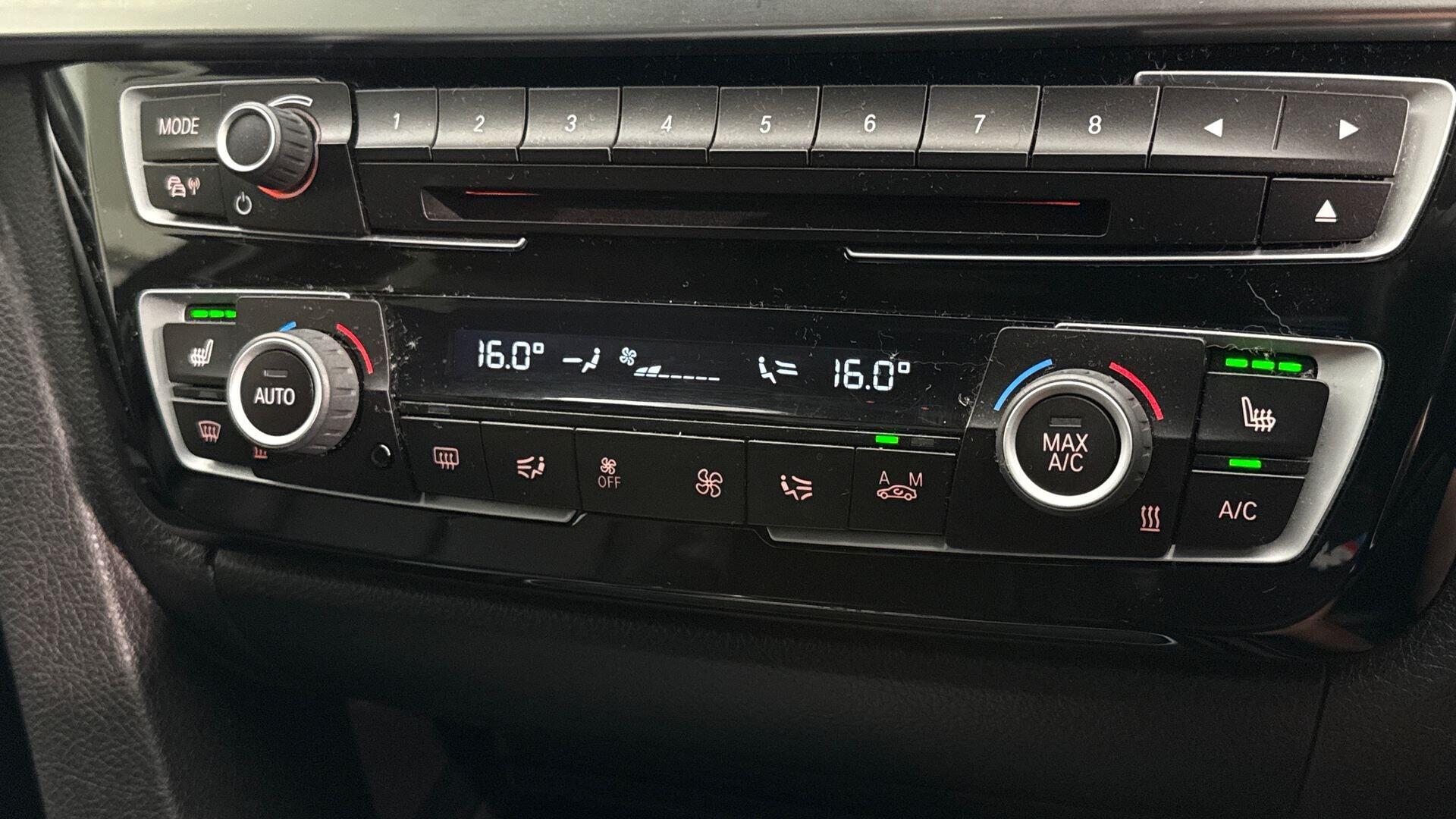 BMW 3 Series view 24