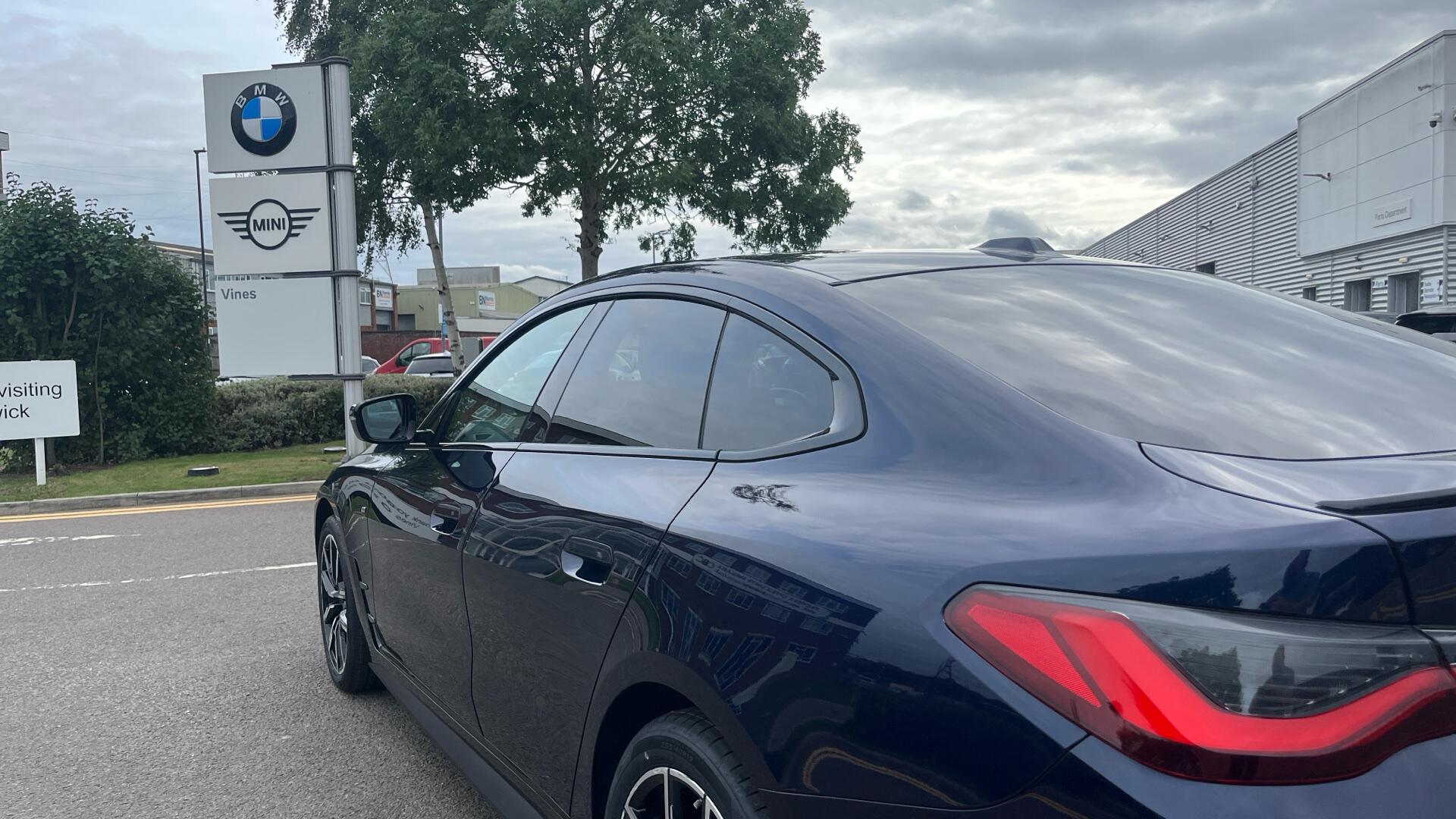 BMW i4 view 35