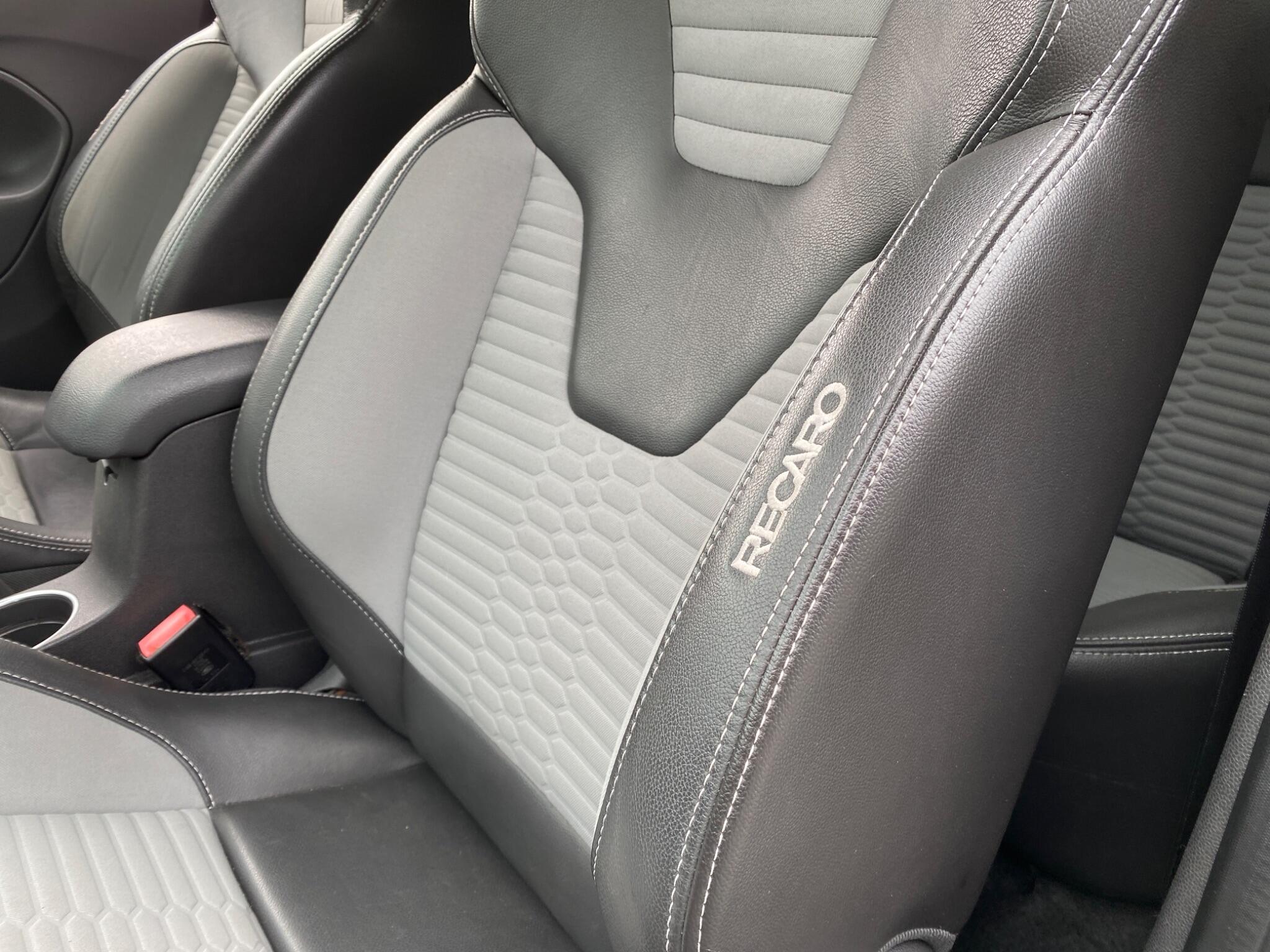 Ford Fiesta 1.6T EcoBoost ST-2 Euro 6 3dr