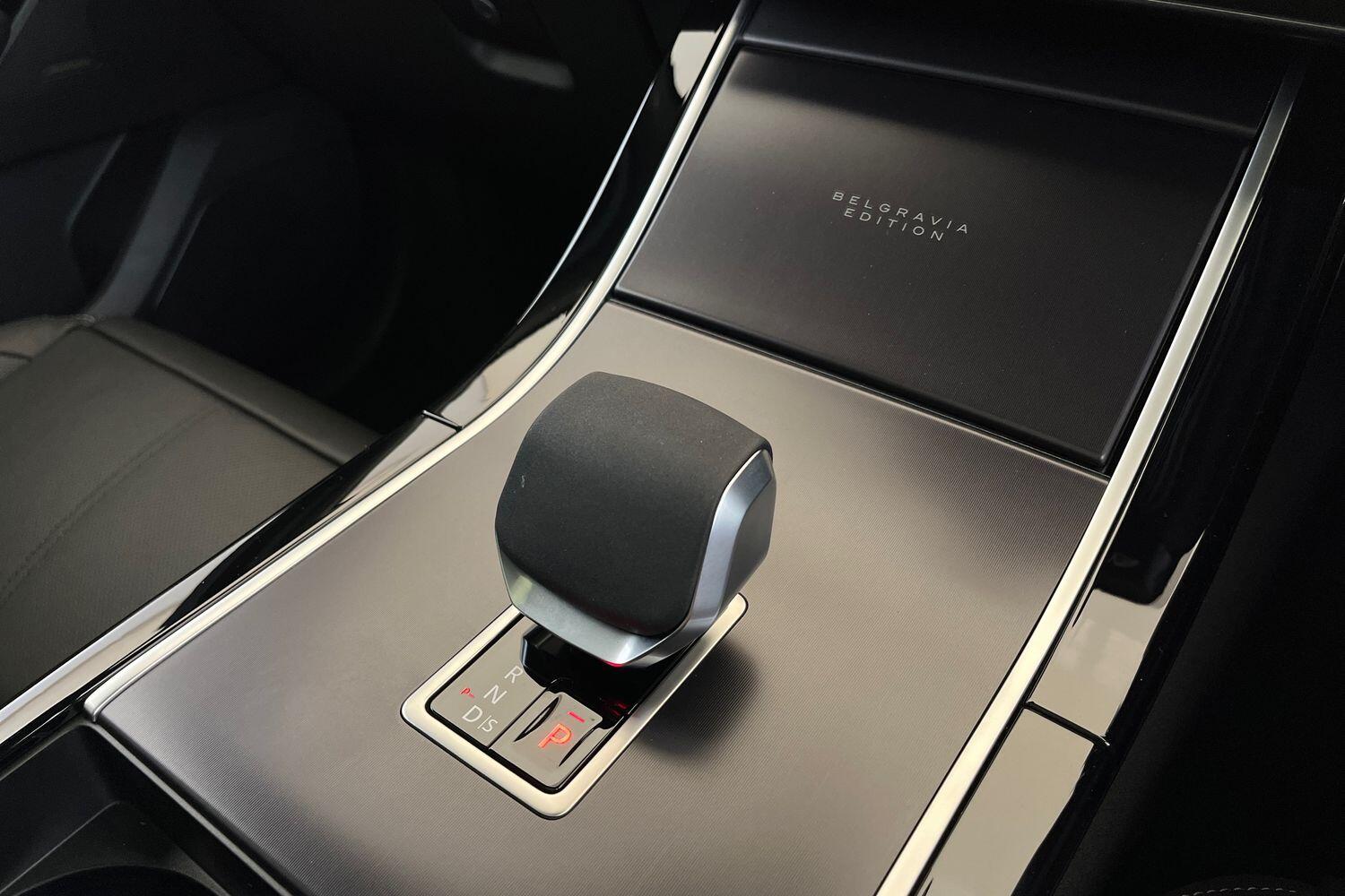 Land Rover Range Rover Velar view 32